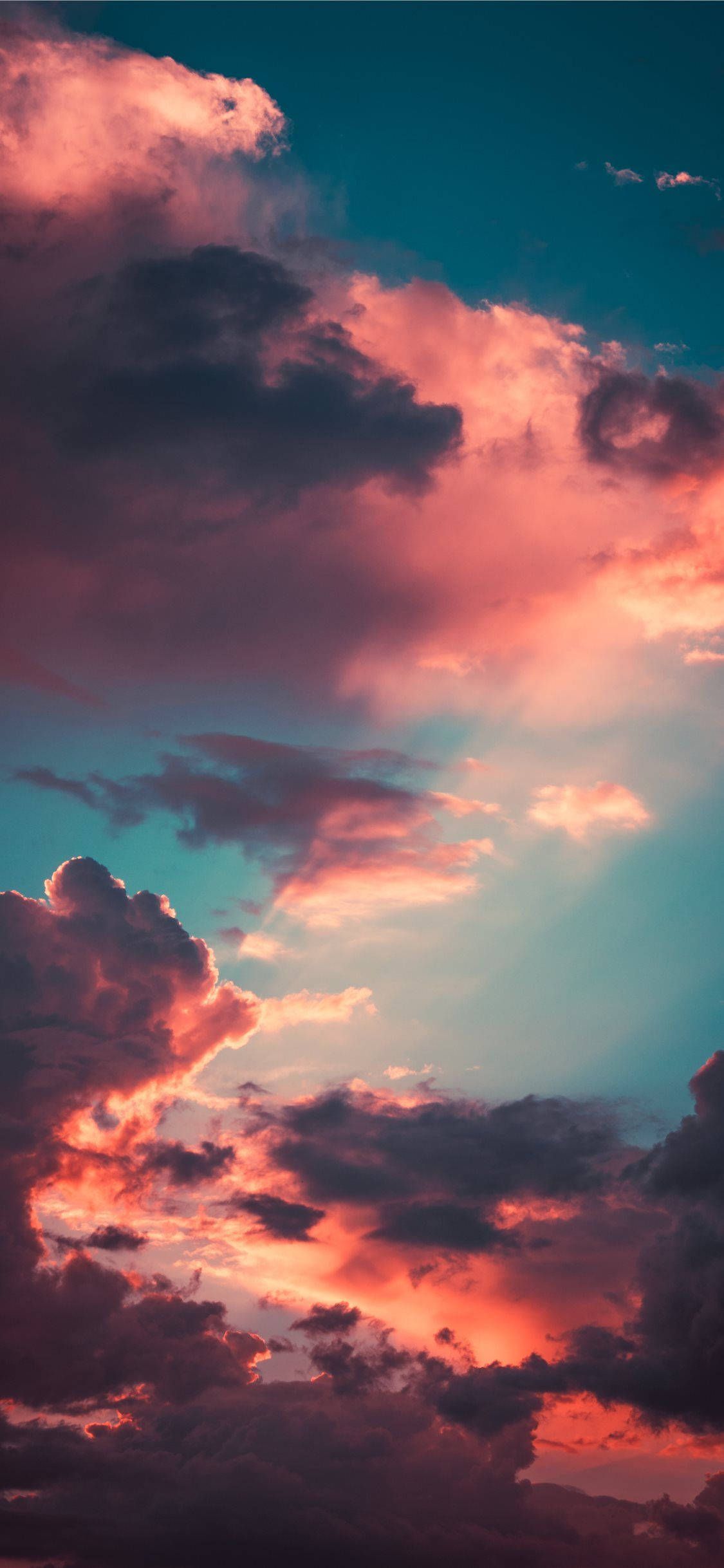 Download Morning Sky Aesthetic iPhone 11 Wallpaper