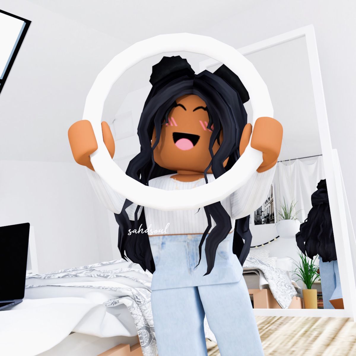 A Roblox character holding a white circle frame - Roblox