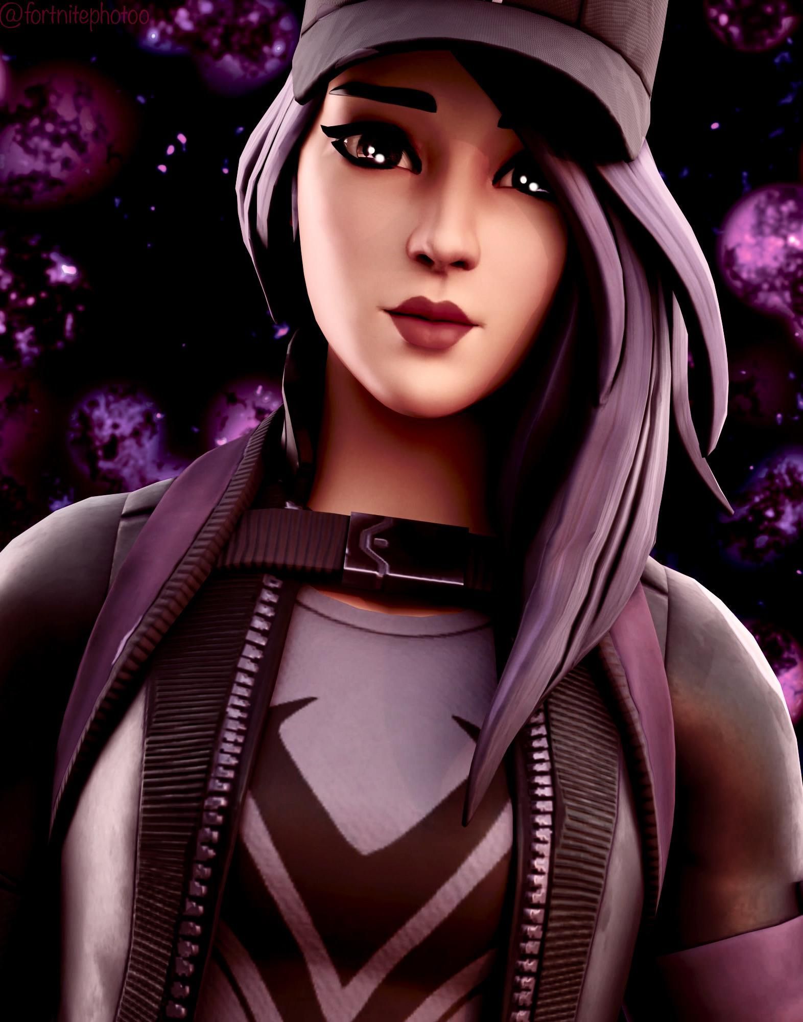 A girl with purple hair and black hat - Fortnite