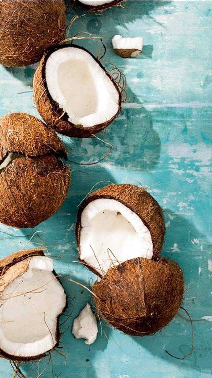 Coconut oil is a natural moisturizer - Summer, coconut
