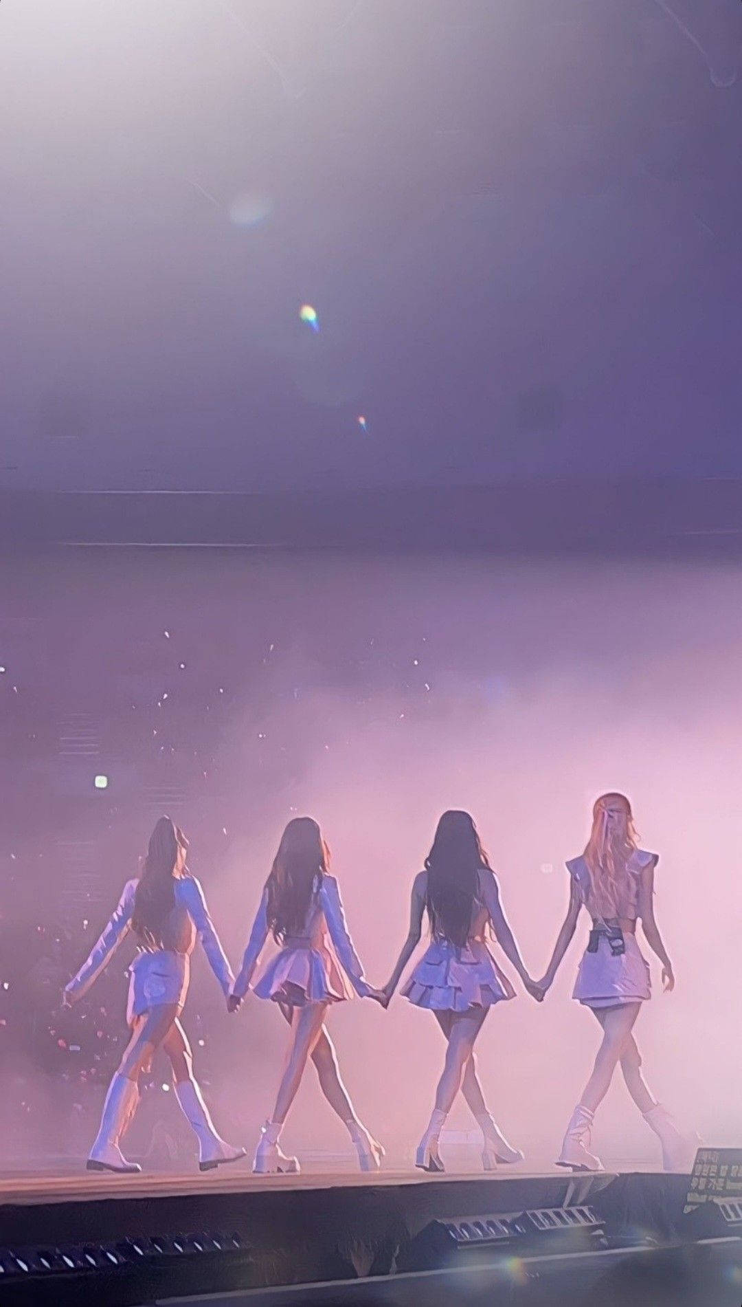 Download On Stage Blackpink Aesthetic Wallpaper