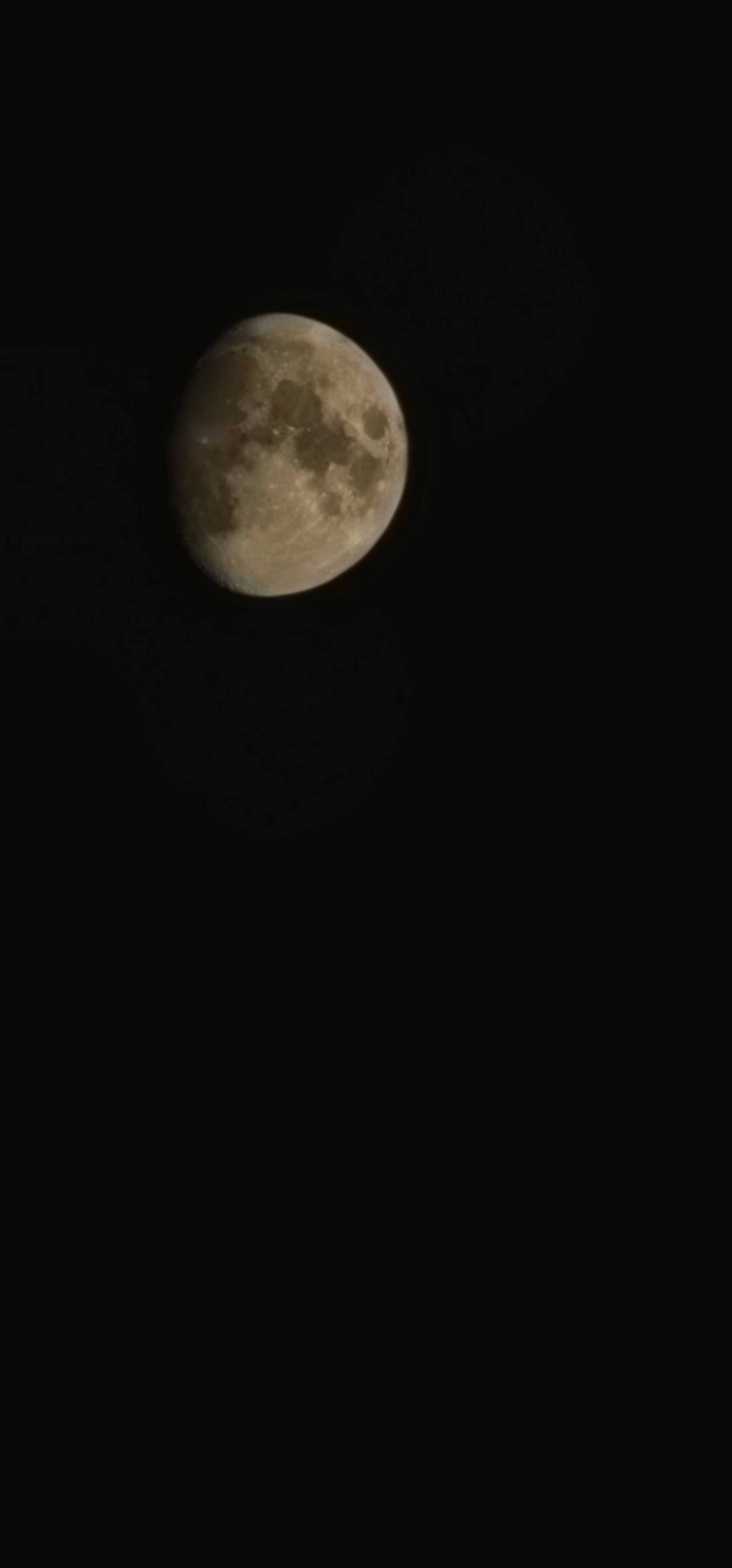 A full moon in the sky - Moon