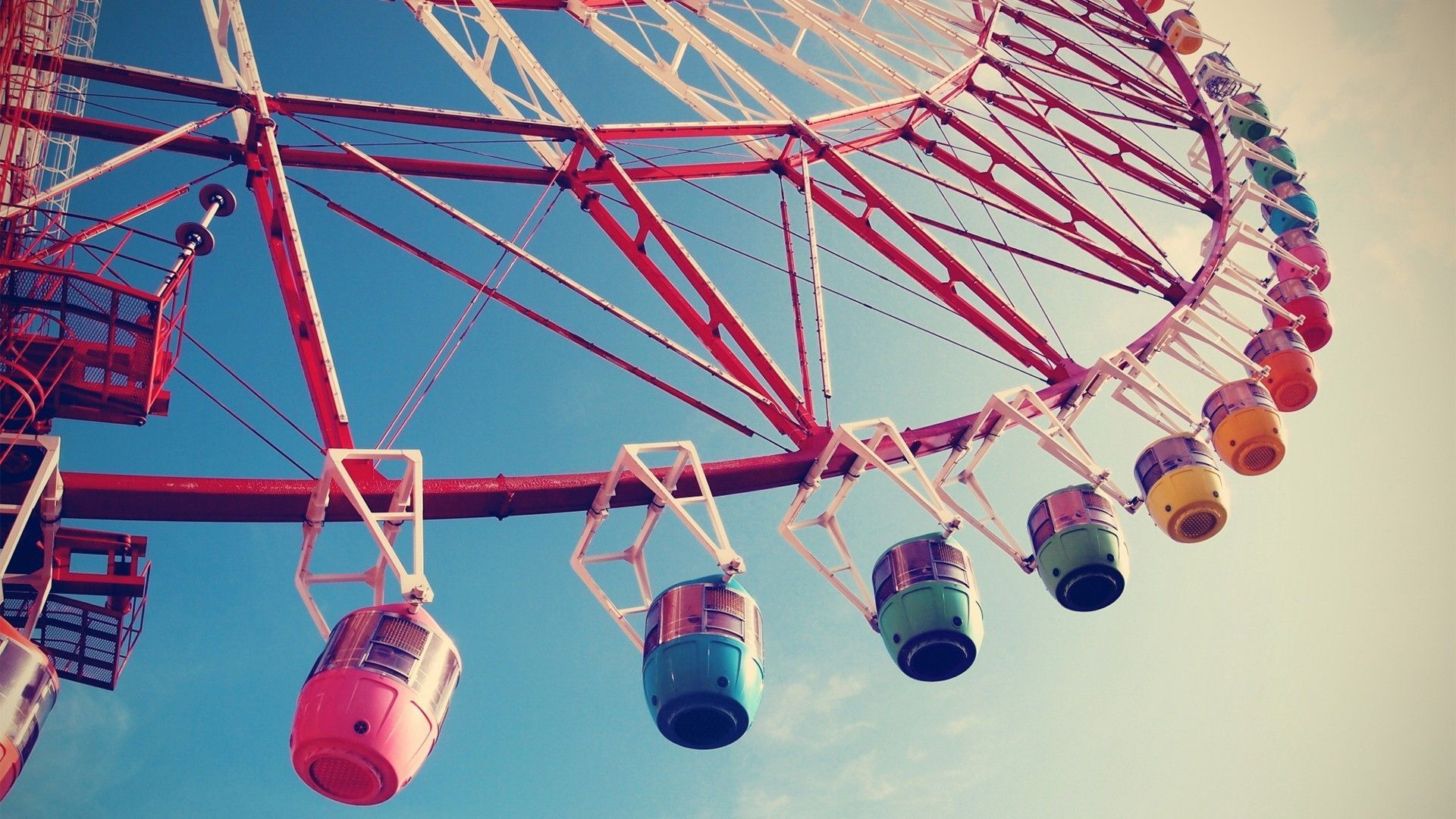 A ferris wheel with many different colors - 1920x1080