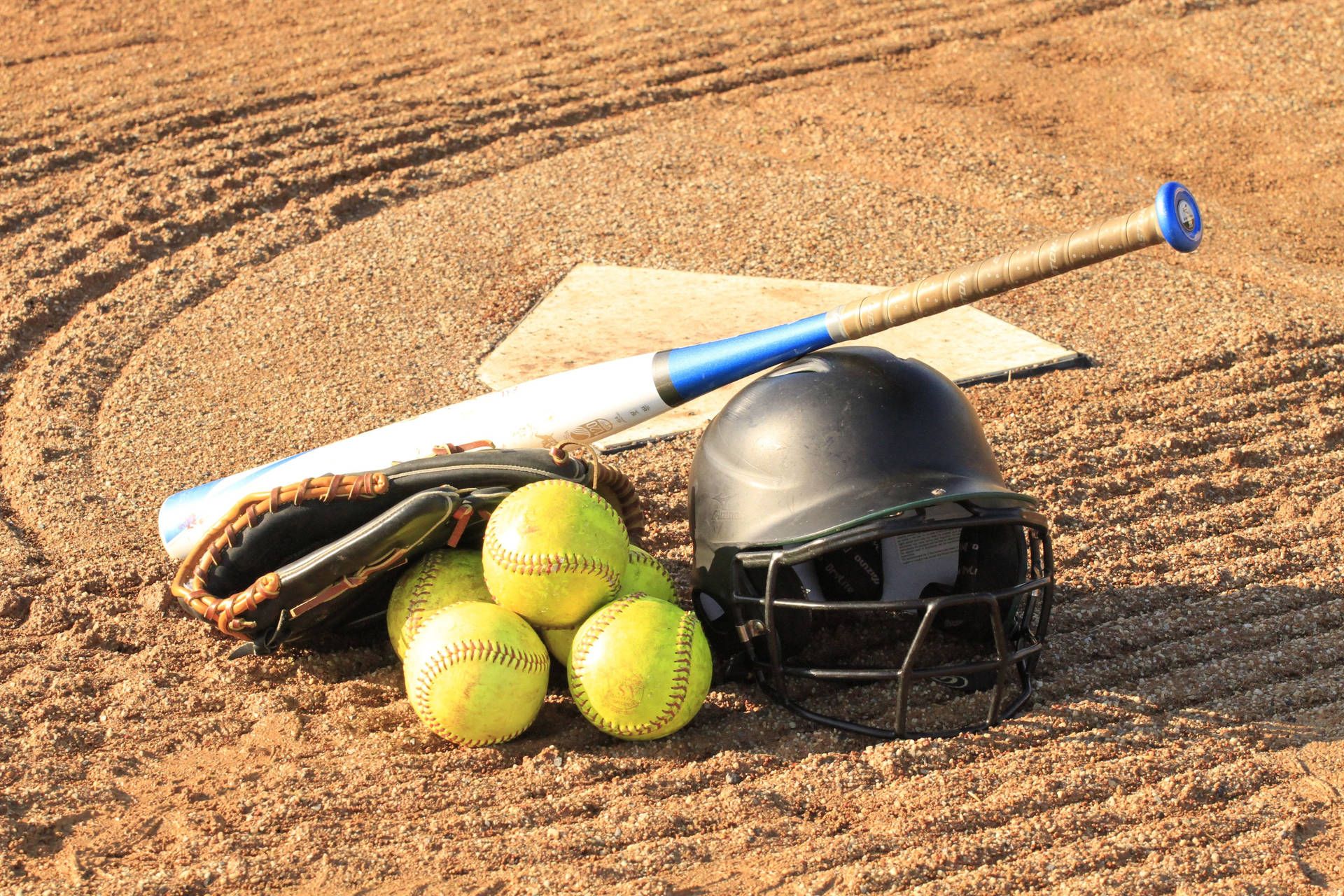 Free Softball Wallpaper Downloads, Softball Wallpaper for FREE