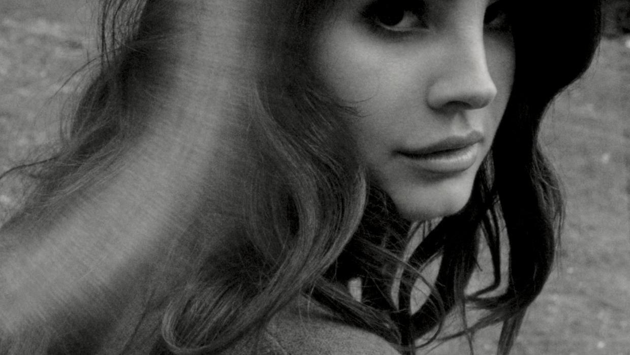 A black and white photo of an attractive woman - Lana Del Rey