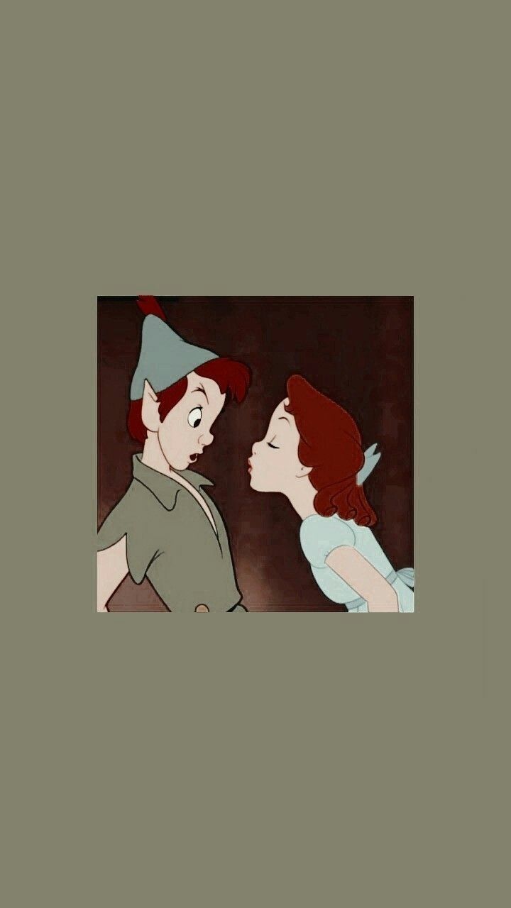 Peter Pan and Wendy kissing in the movie - Tinkerbell