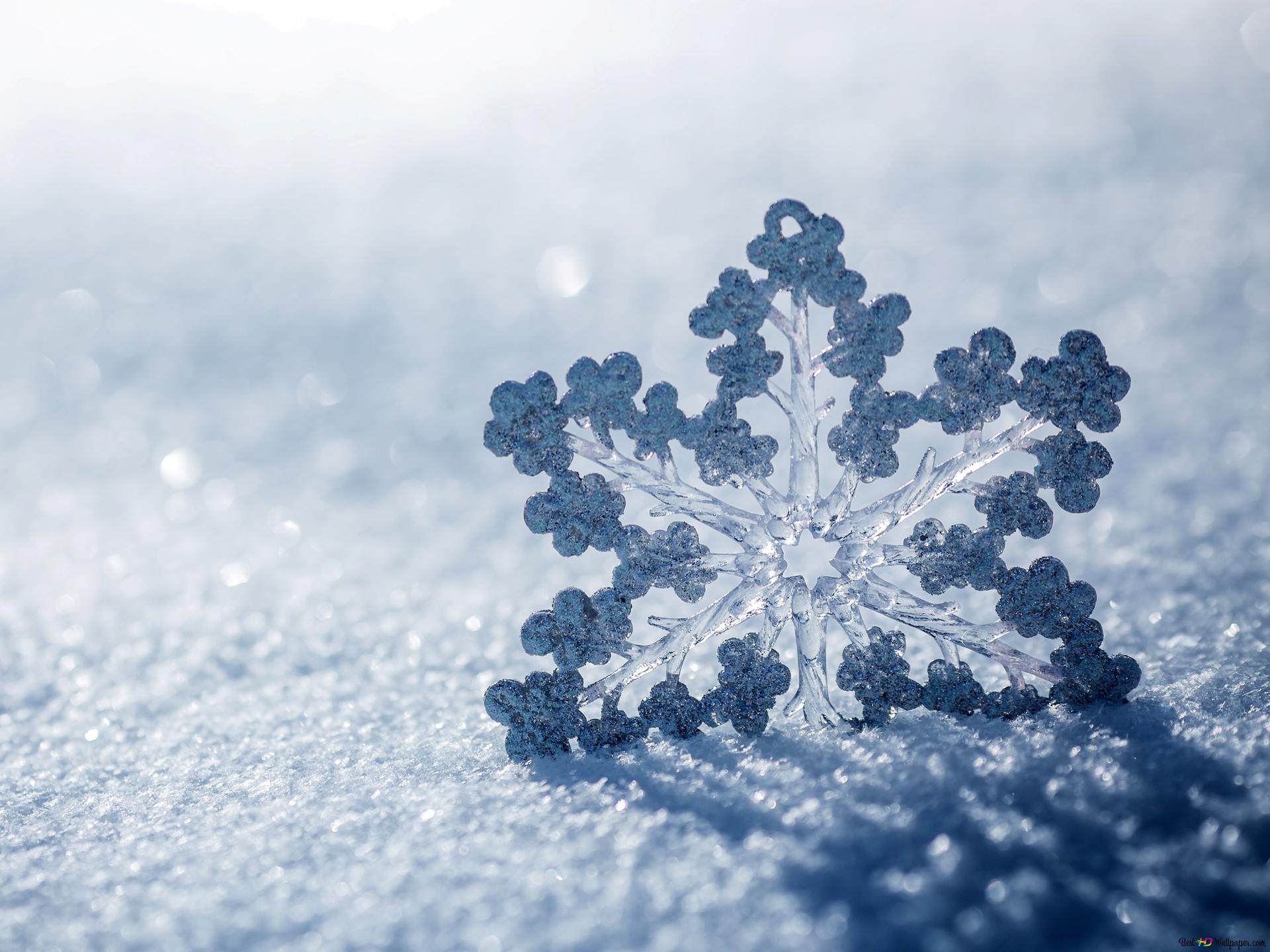 Sparkling snowflake 4K wallpaper download