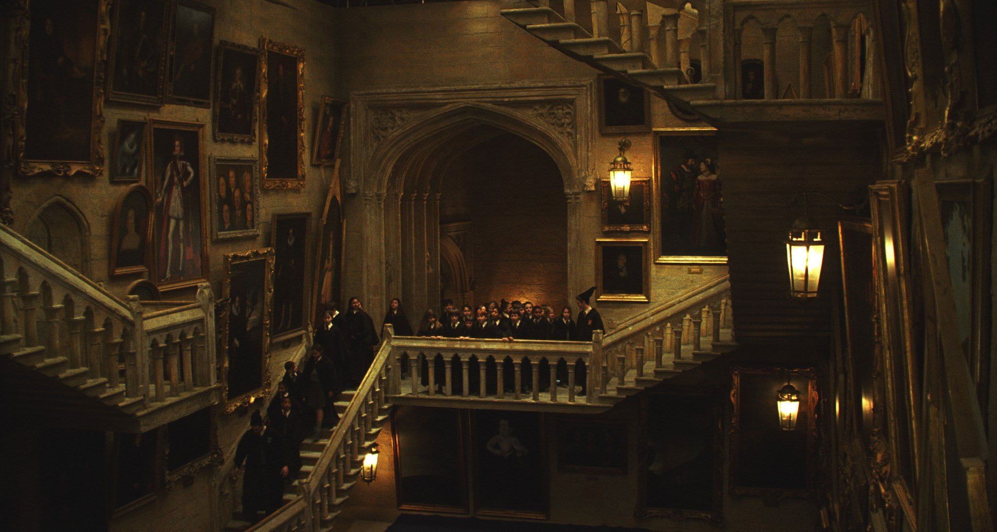 The stairwell of Hogwarts castle in Harry Potter and the Sorcerer's Stone. - Harry Potter, architecture