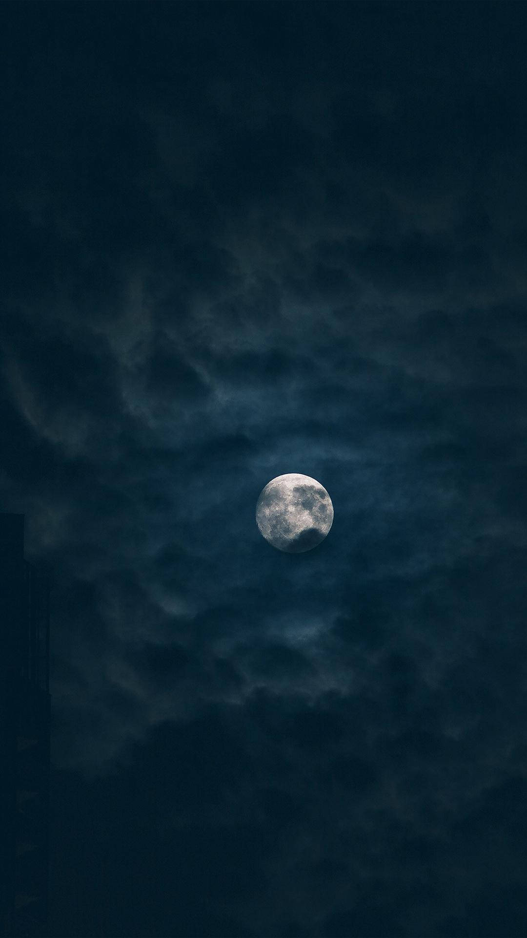 IPhone wallpaper of the moon in the sky - Moon