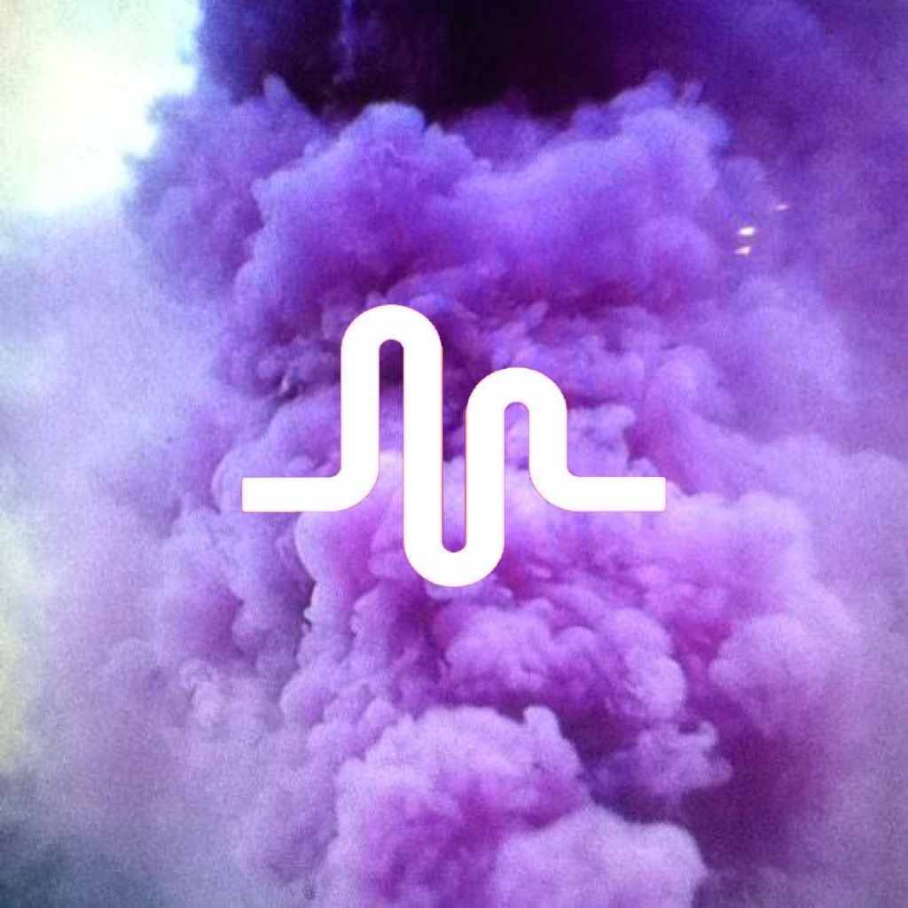 A purple smoke is shown in the sky - TikTok