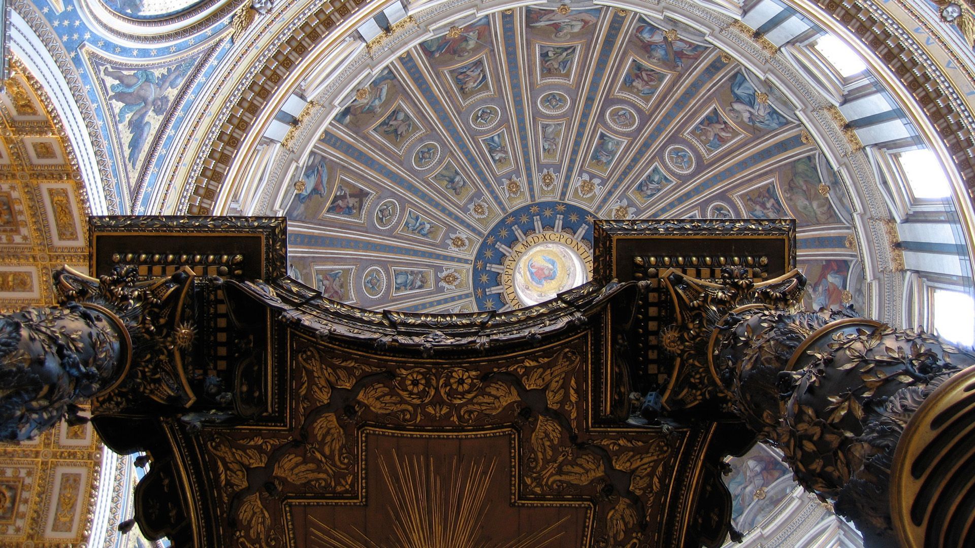 A view of the inside ceiling and walls - Architecture