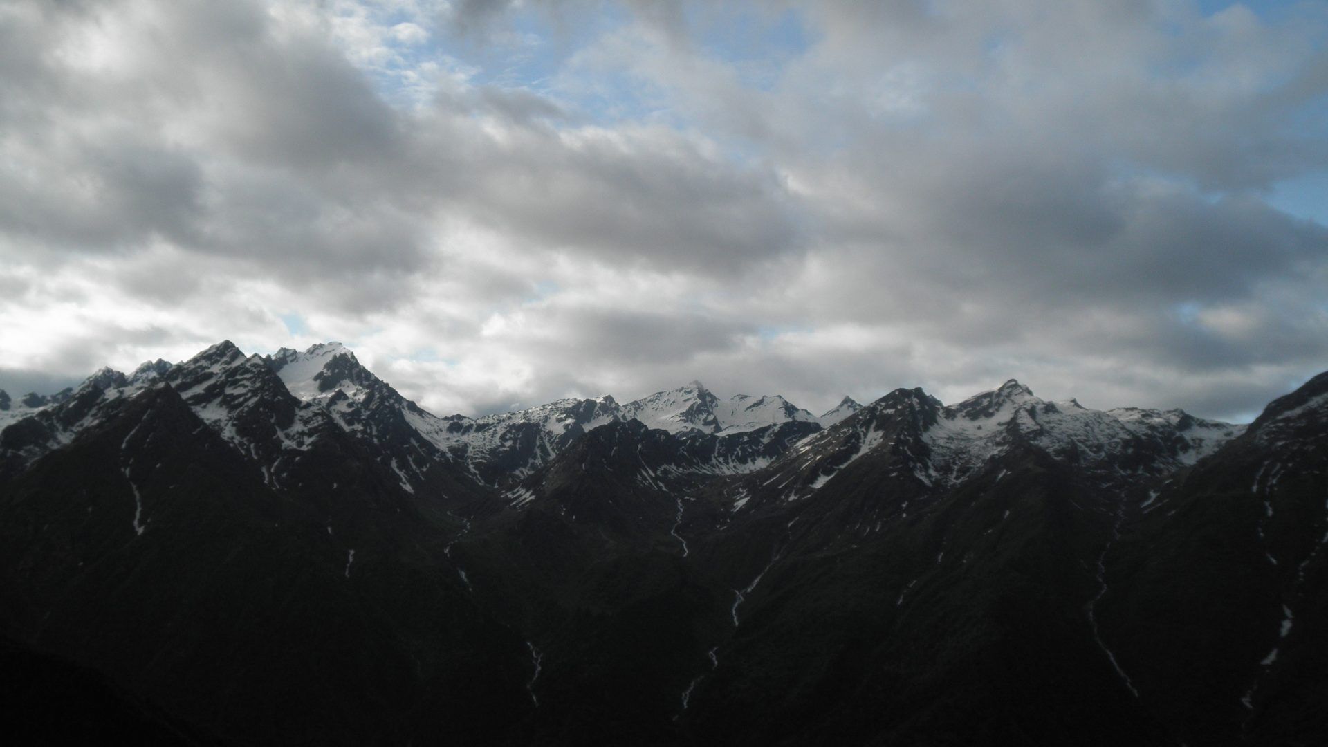 A view of the mountains from the Milford Road. - Mountain