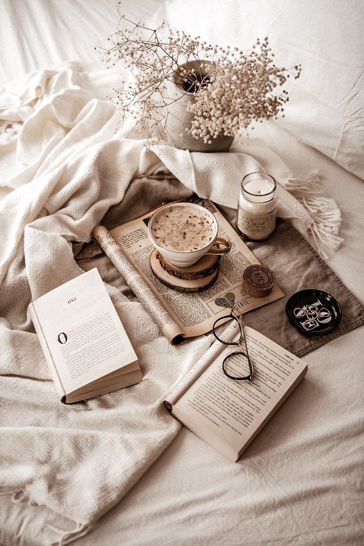 MIOpic on Twitter. Coffee and books, Book worms, Book wallpaper