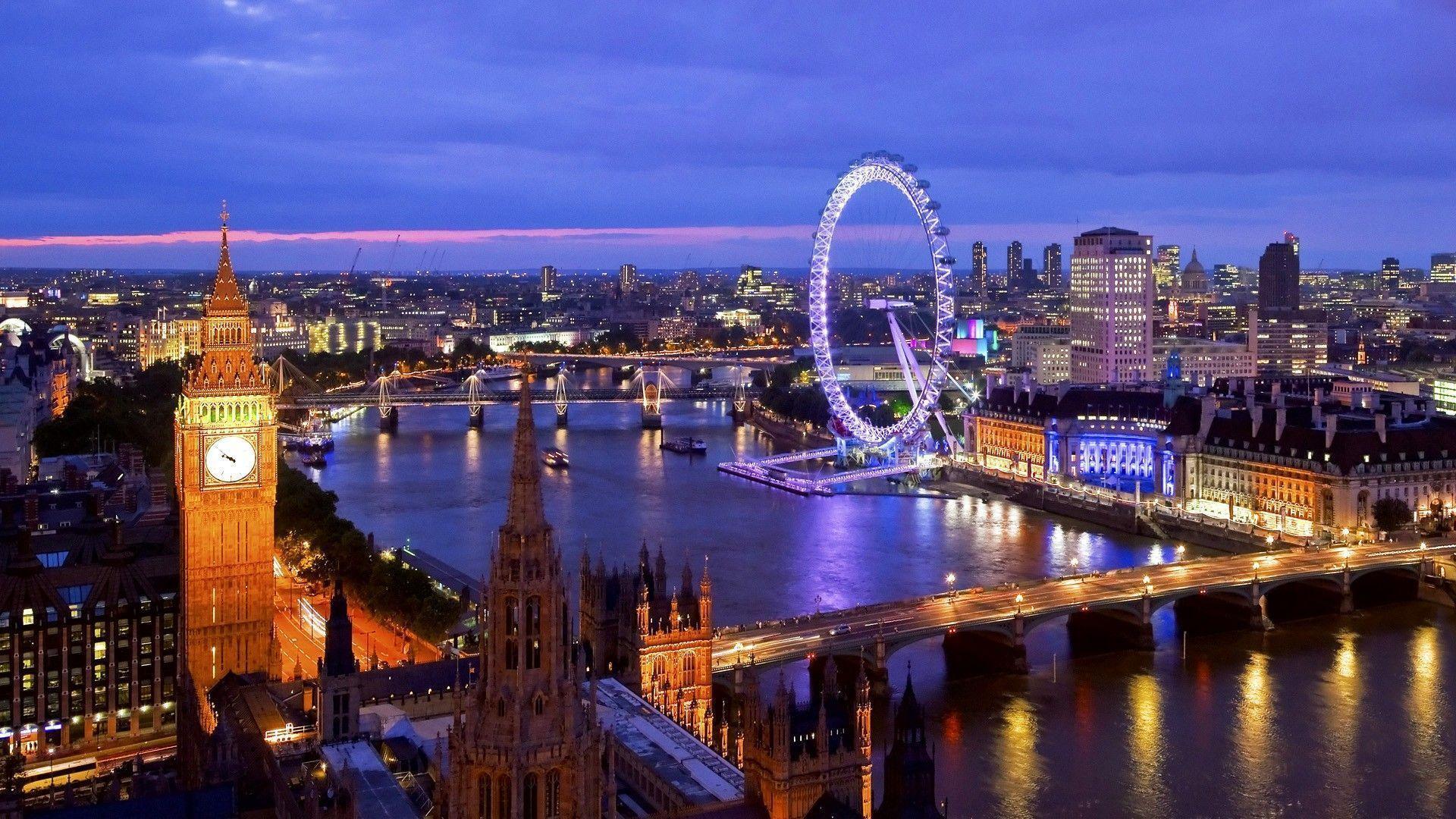 For those who have wondered what the big ben clock tower looks like at night - London