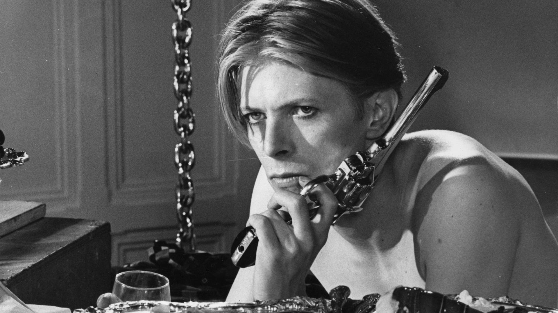 David Bowie in a scene from the film 'The Man Who Fell to Earth' (1976) - David Bowie