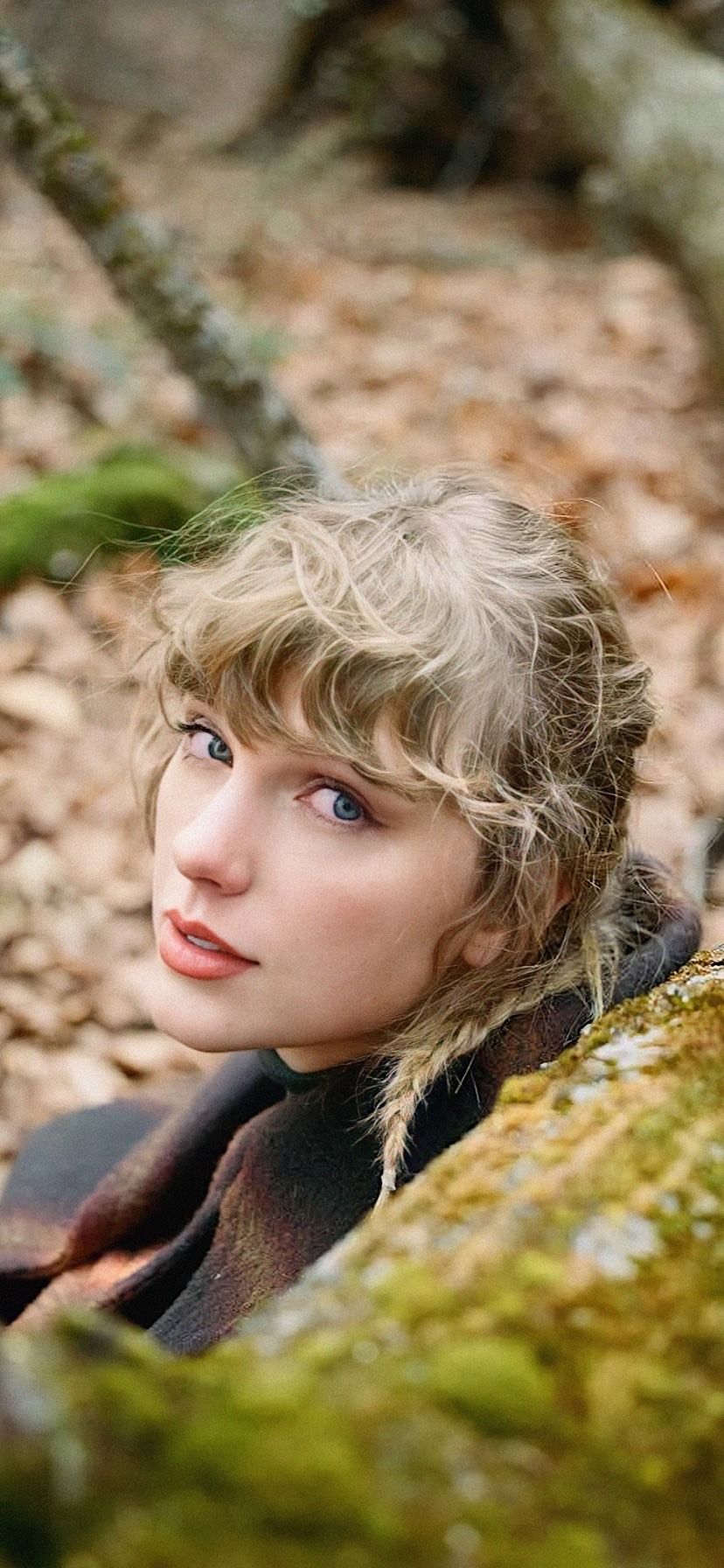 Taylor Swift, 1242x2688, portrait, blue eyes, looking at the camera - Taylor Swift