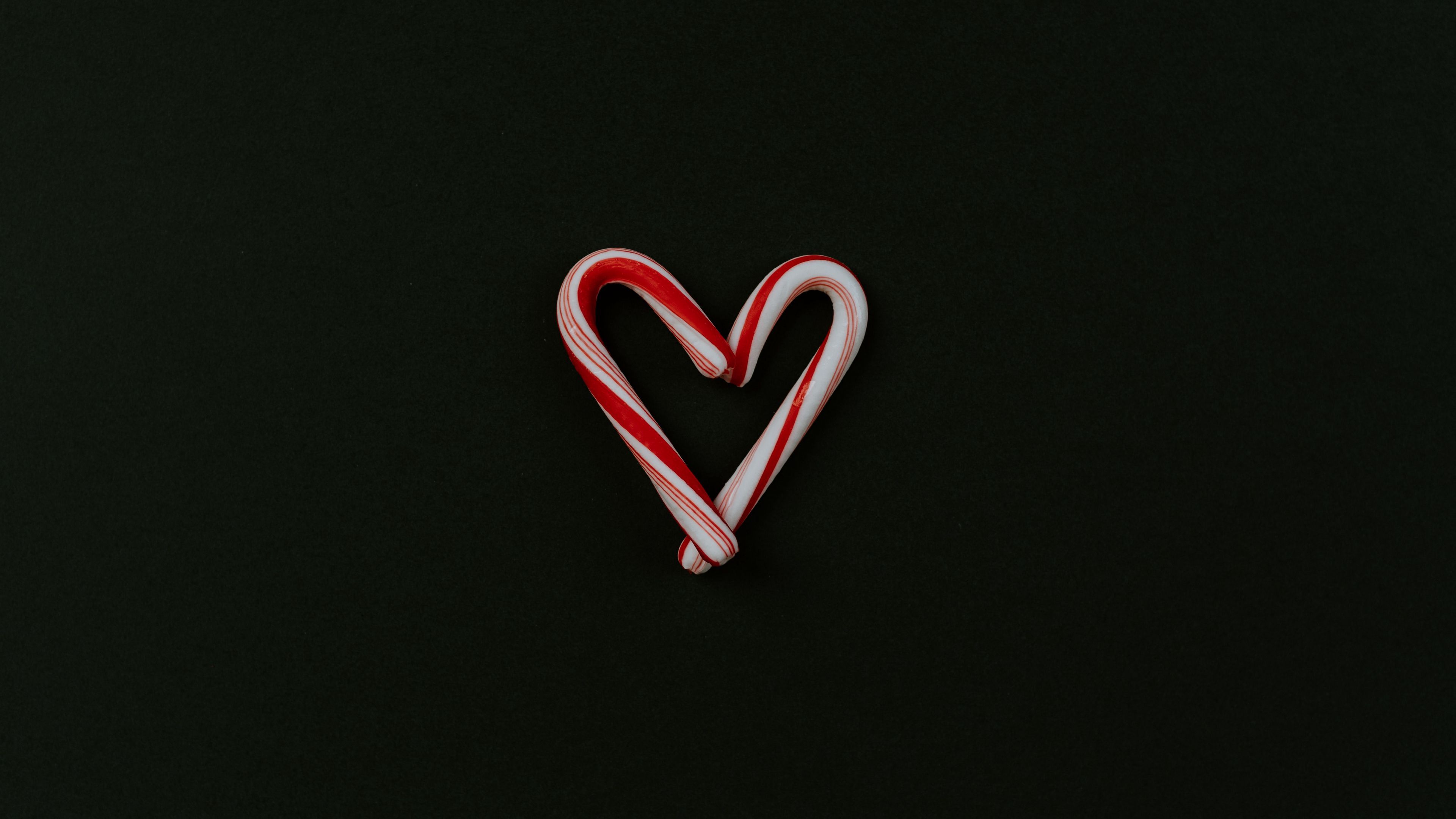 Download wallpaper 3840x2160 candy canes, heart, love, sweet 4k uhd 16:9 HD background