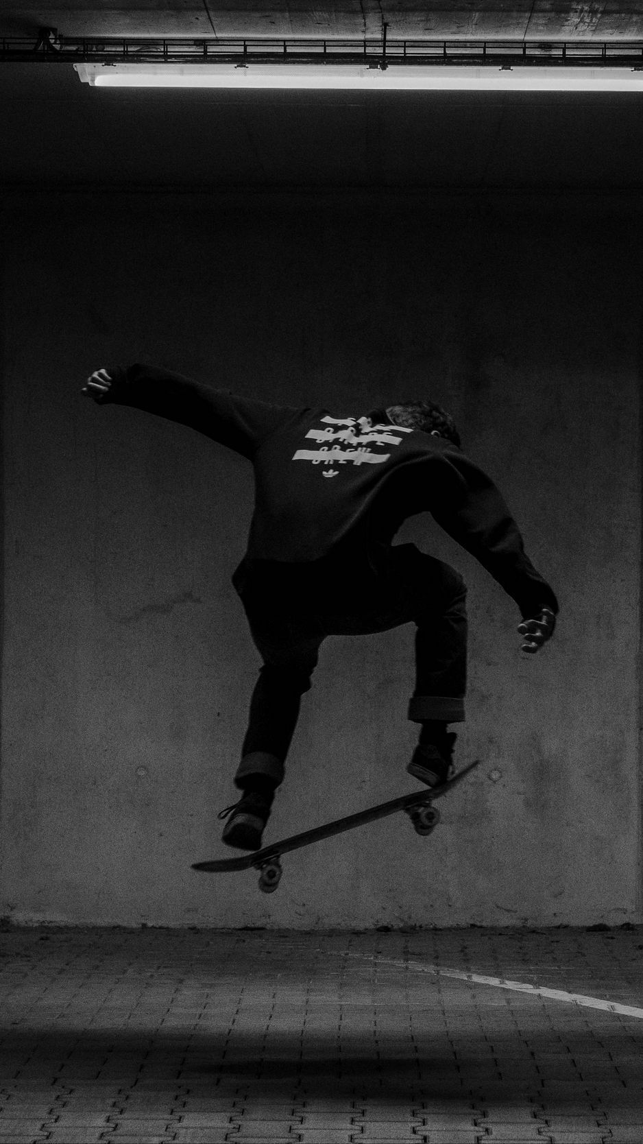 Download Wallpaper 938x1668 Skateboard, Skate, Skater, Trick, Black And White, Black Iphone 8 7 6s 6 For Parallax HD Background