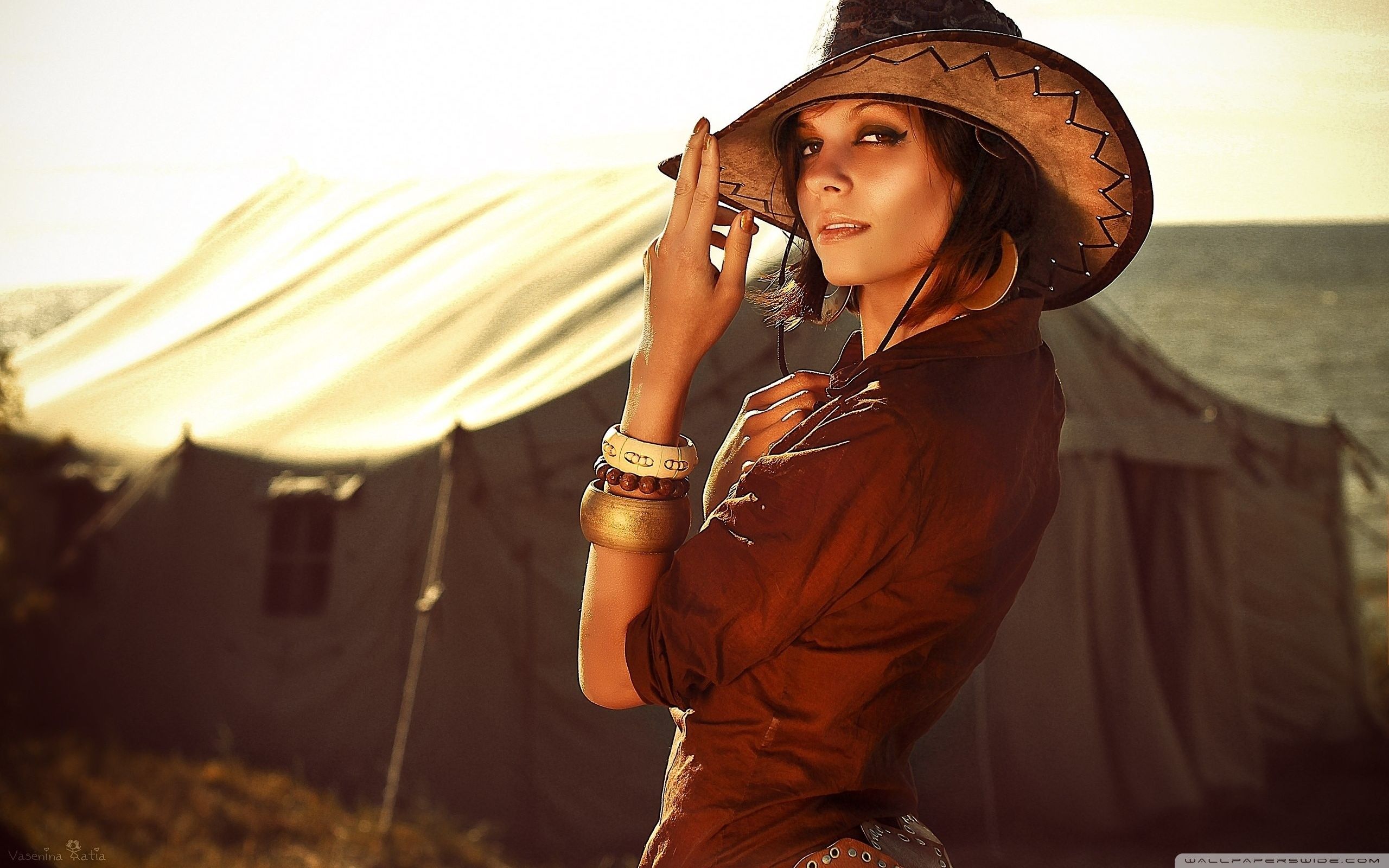 Woman in a cowboy hat wallpaper 2560x1600 - Cowgirl