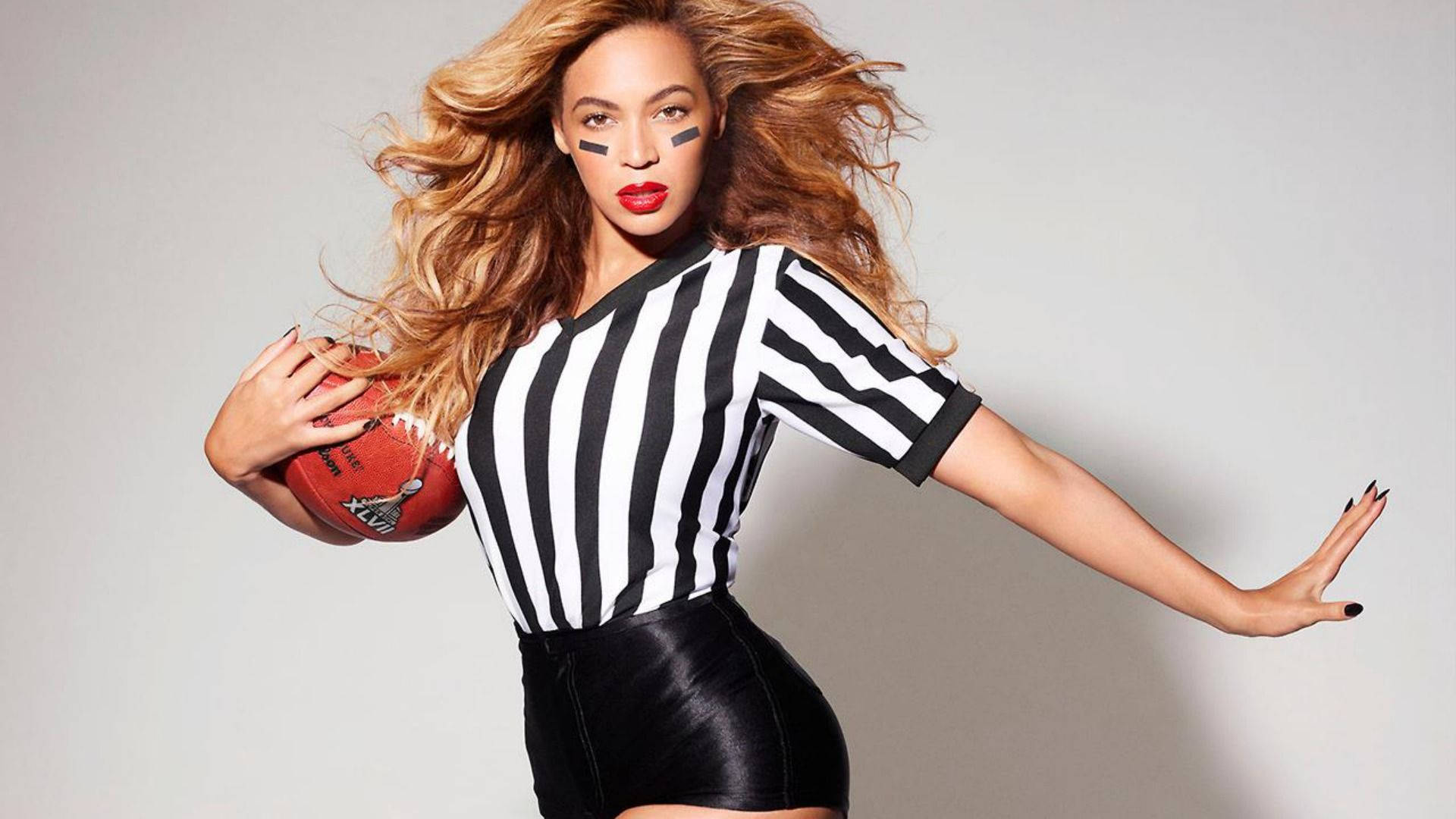 Beyoncé, who is pregnant with twins, will perform at the Super Bowl halftime show. - Beyonce