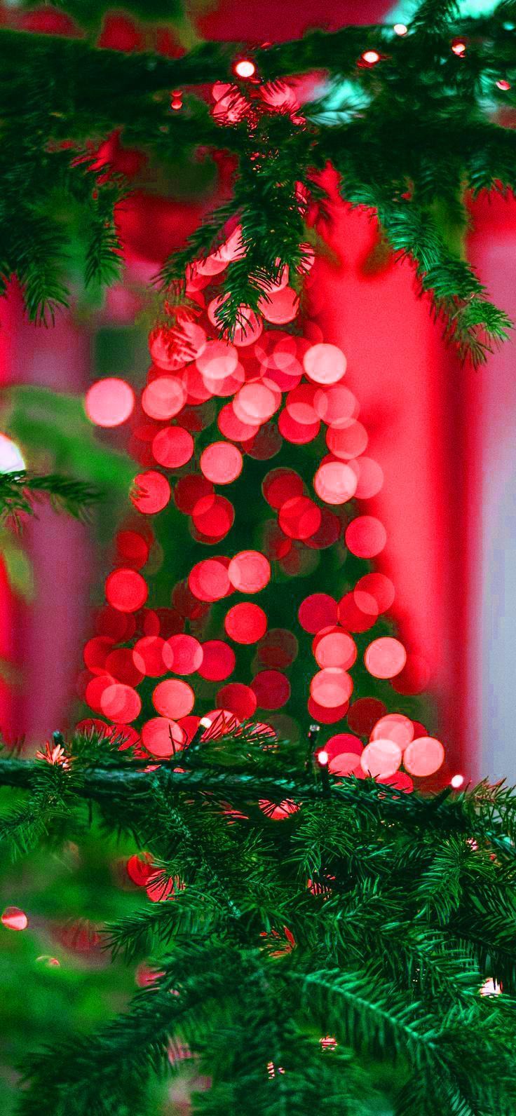 Christmas tree lights on a red background - Cute Christmas, Christmas iPhone