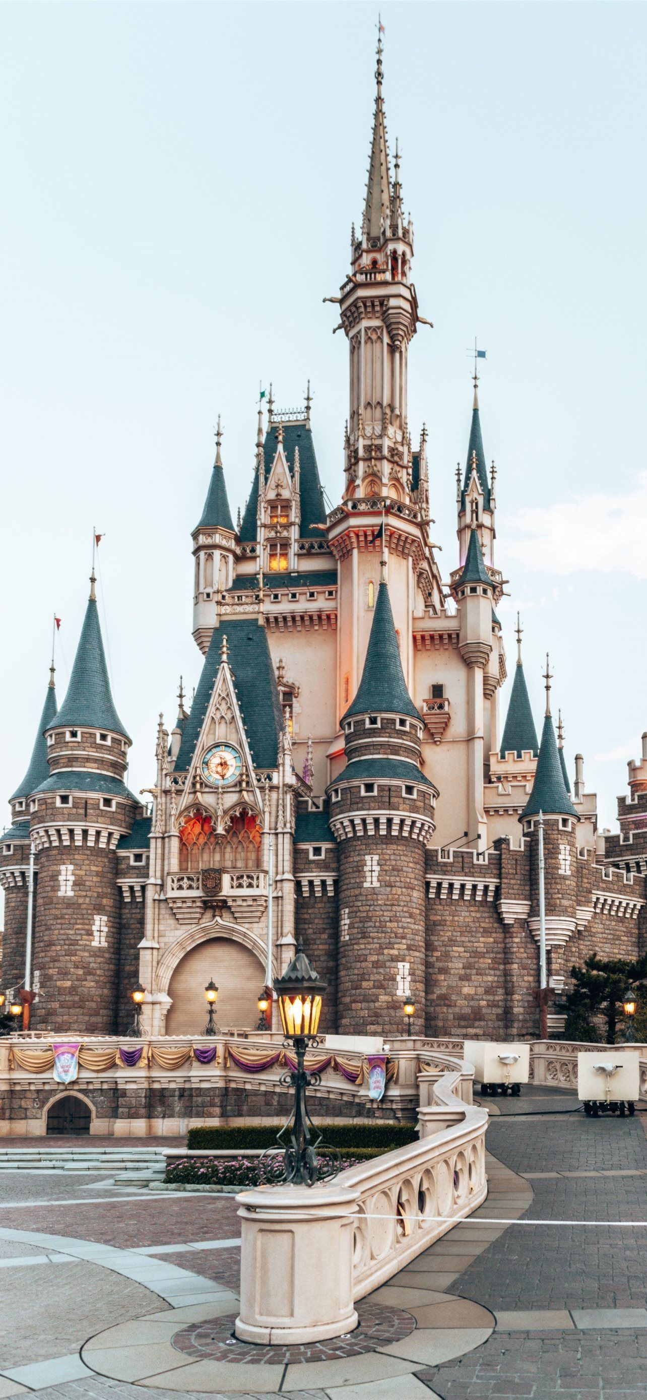 IPhone wallpaper of the beautiful castle at Tokyo Disneyland. - Travel, Disneyland