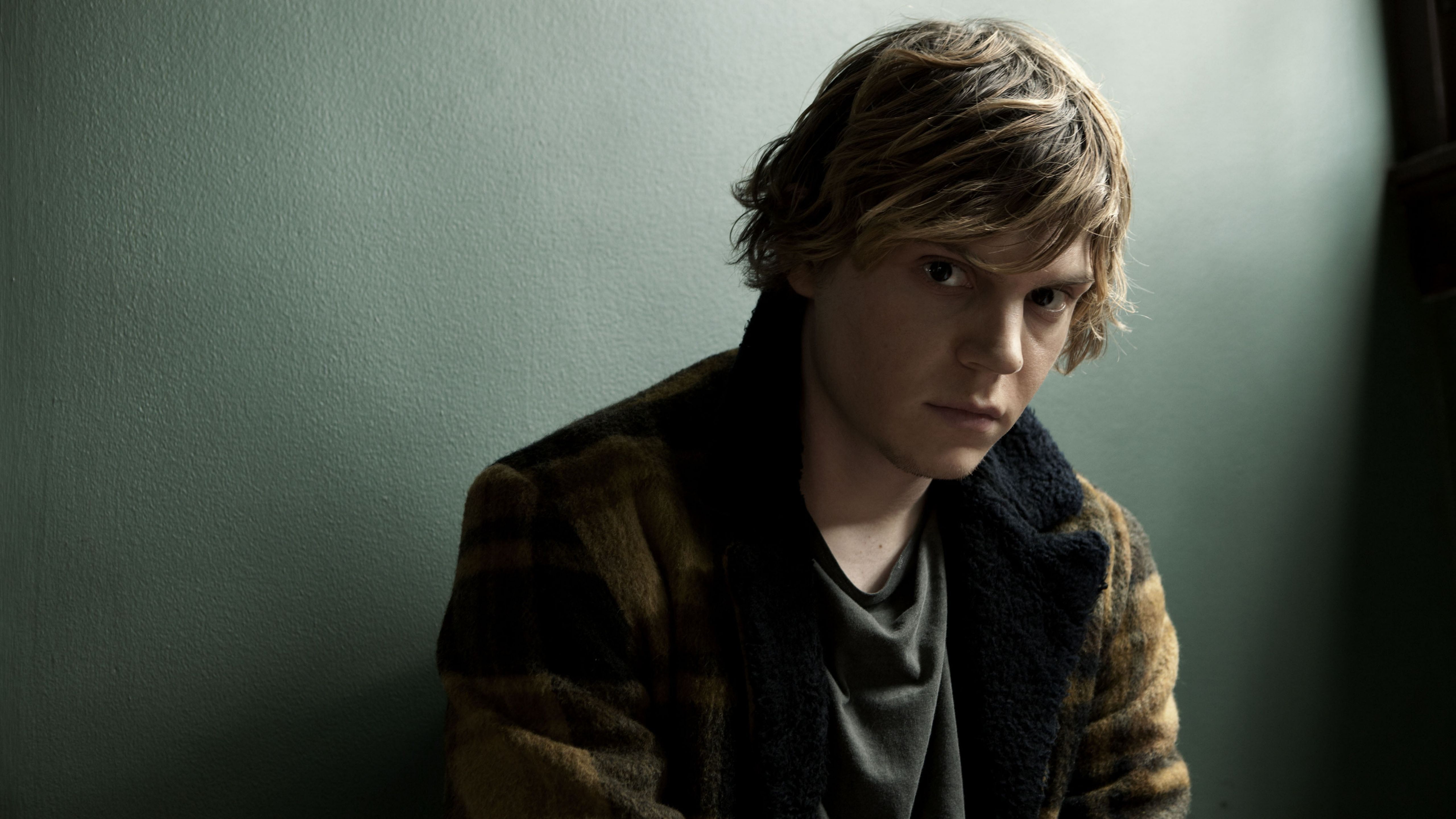 Evan Peters