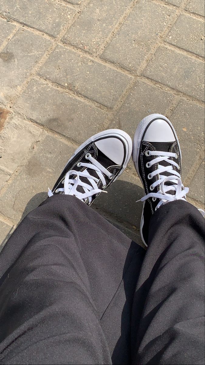 what u thinking. Converse aesthetic, Converse aesthetic grunge, Converse wallpaper