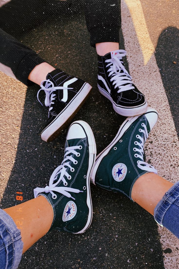 Vans and converse aesthetic. Fotos de danza, Estilo de zapatos, Patineta