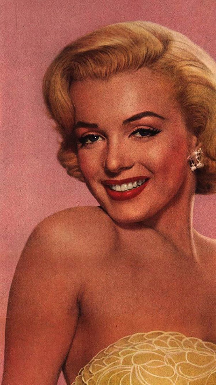 A woman in yellow dress smiling for the camera - 50s, Marilyn Monroe