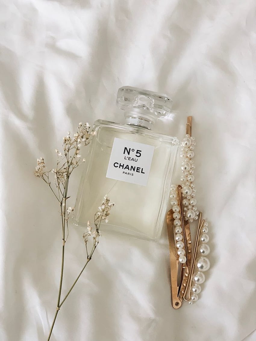 Chanel No. 5. Cream aesthetic, White aesthetic, Perfume HD phone wallpaper