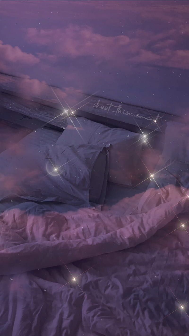 A bed with a purple aesthetic and a shooting star - Cozy