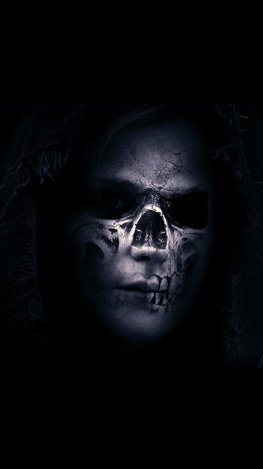 A picture of the face with skull and crossbones - Creepy