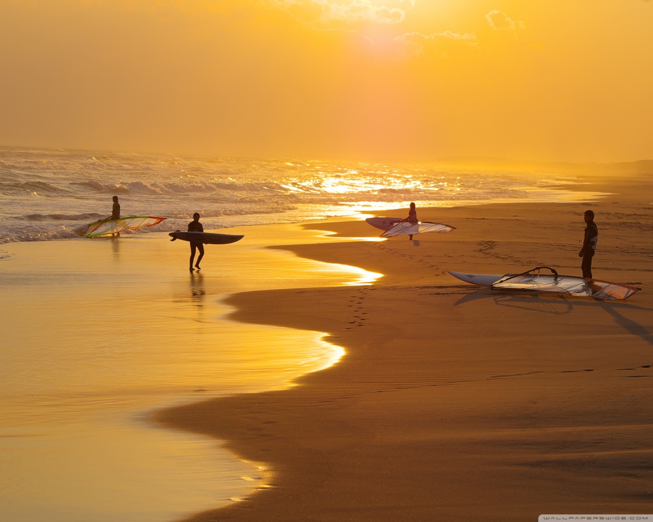 Surfers Ultra HD Desktop Background Wallpaper for : Multi Display, Dual Monitor : Tablet