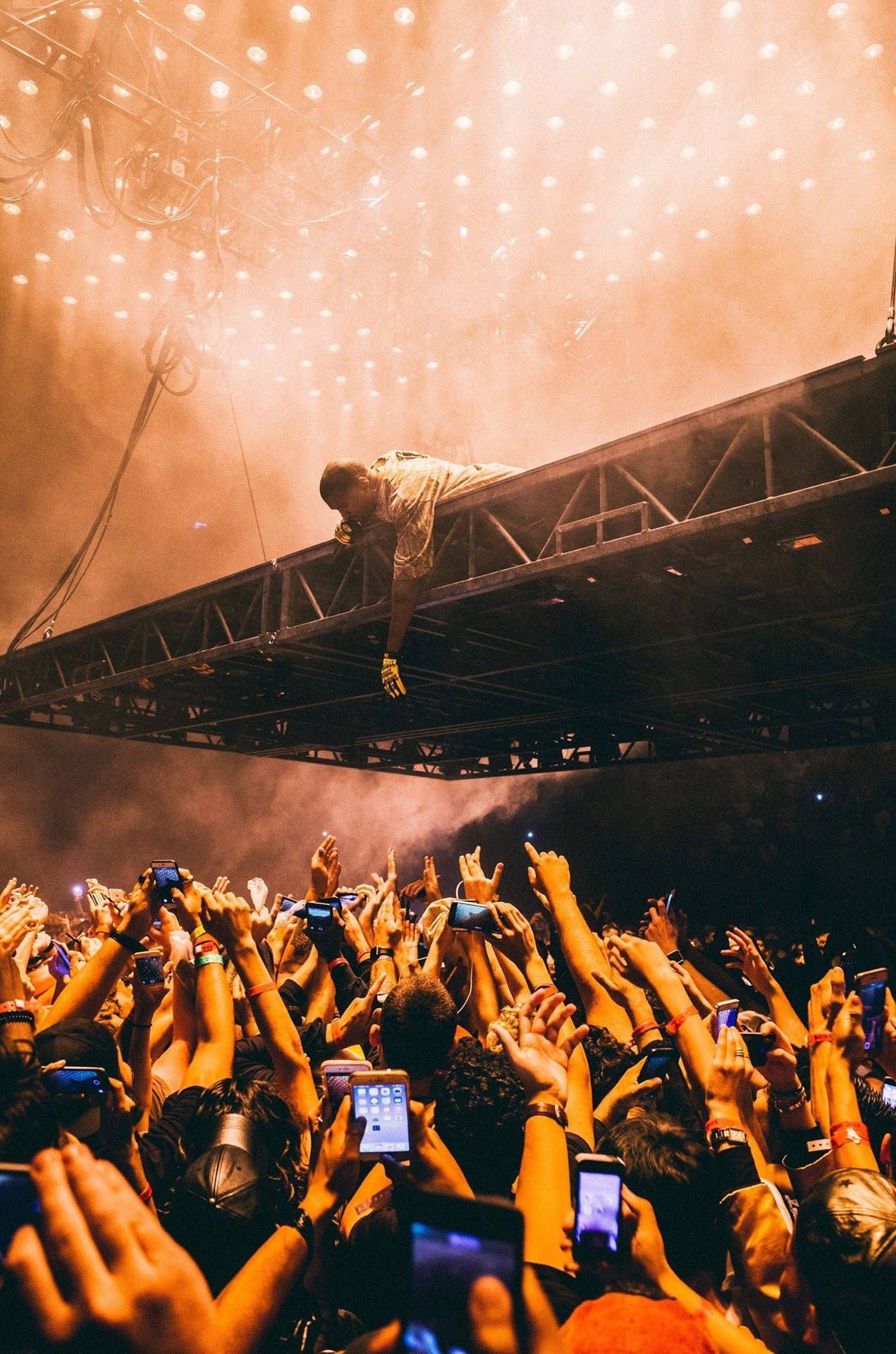 Download Kanye West Stage Presence Wallpaper