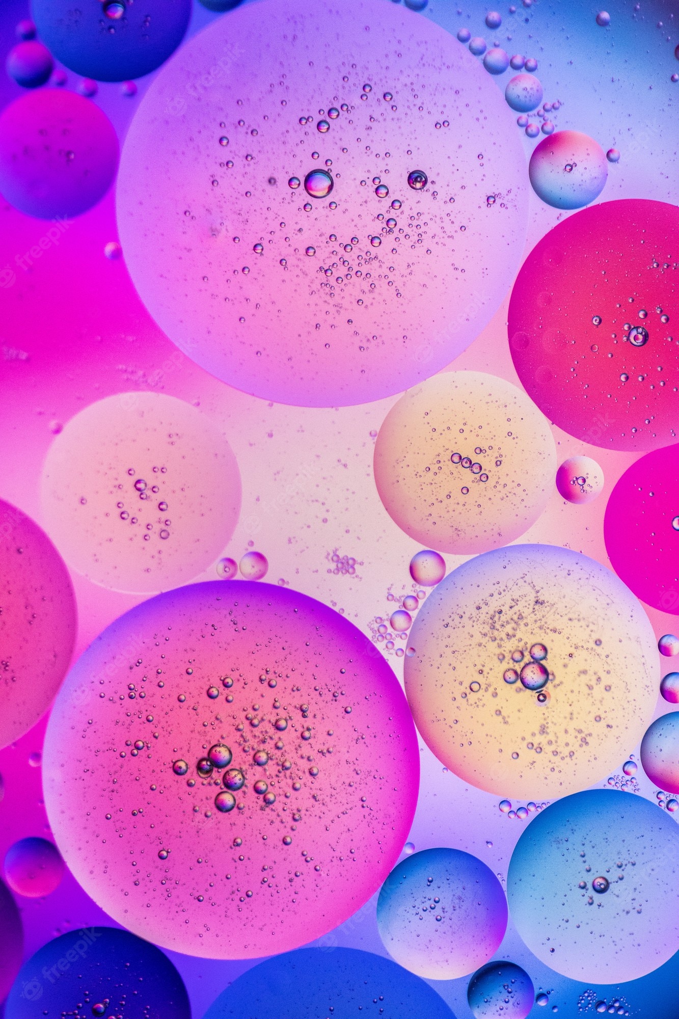 Free Photo. Vertical illustration of aesthetic refreshing purple, pink and blue bubbles
