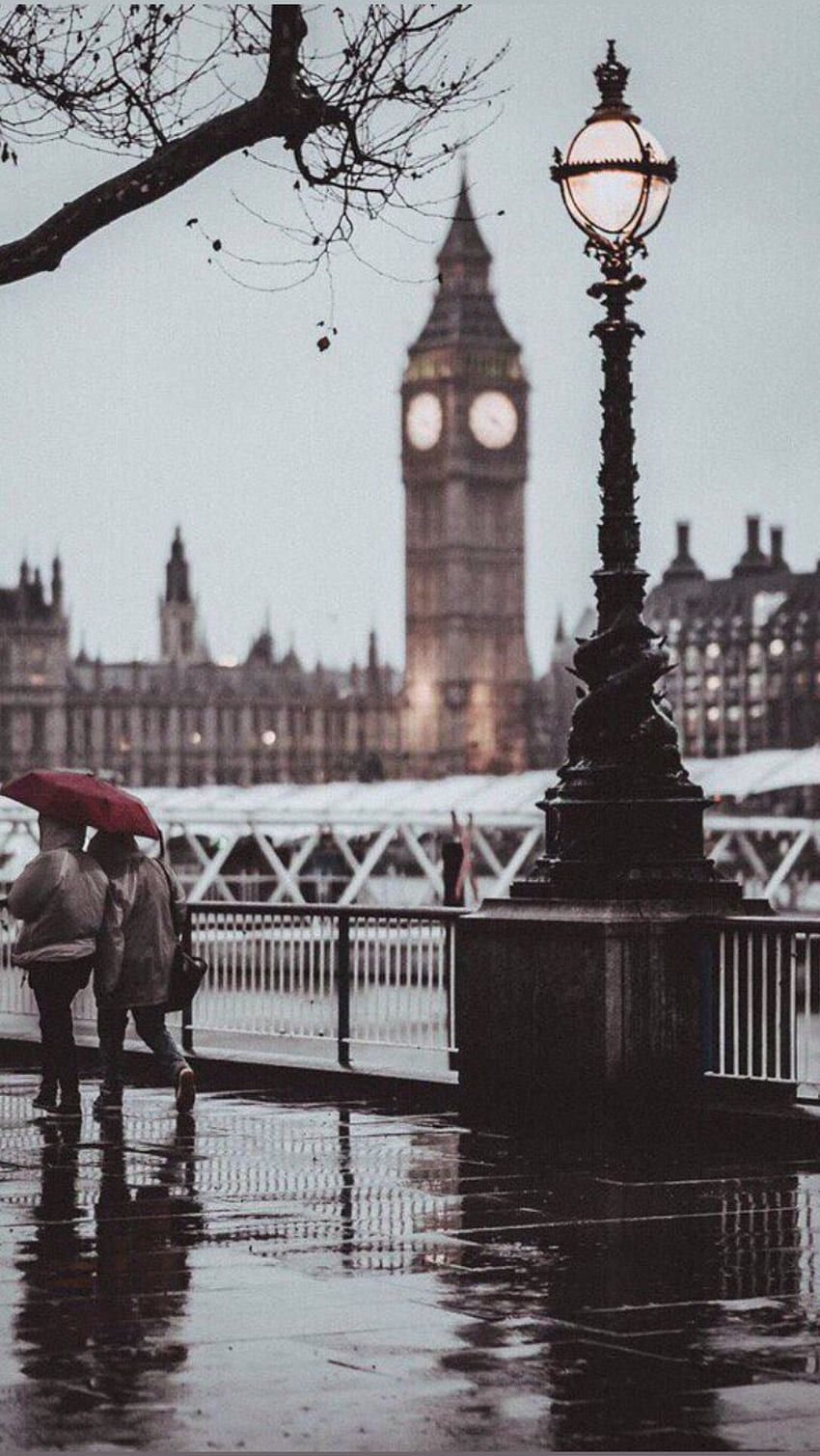 IPhone wallpaper of a rainy day in London with the Big Ben in the background. - London