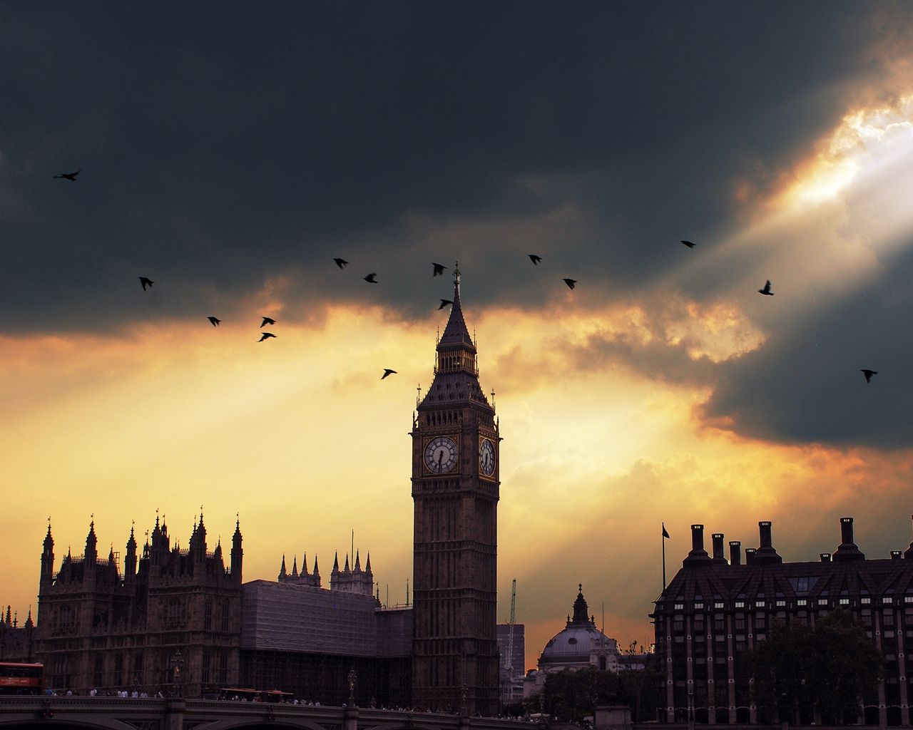 Download wallpaper 1280x1024 london, big ben, sunset, shadow, sky standard 5:4 HD background