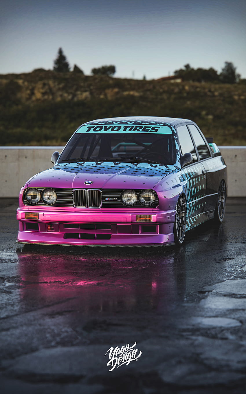 BMW E30 in pink and blue with a purple hood - BMW
