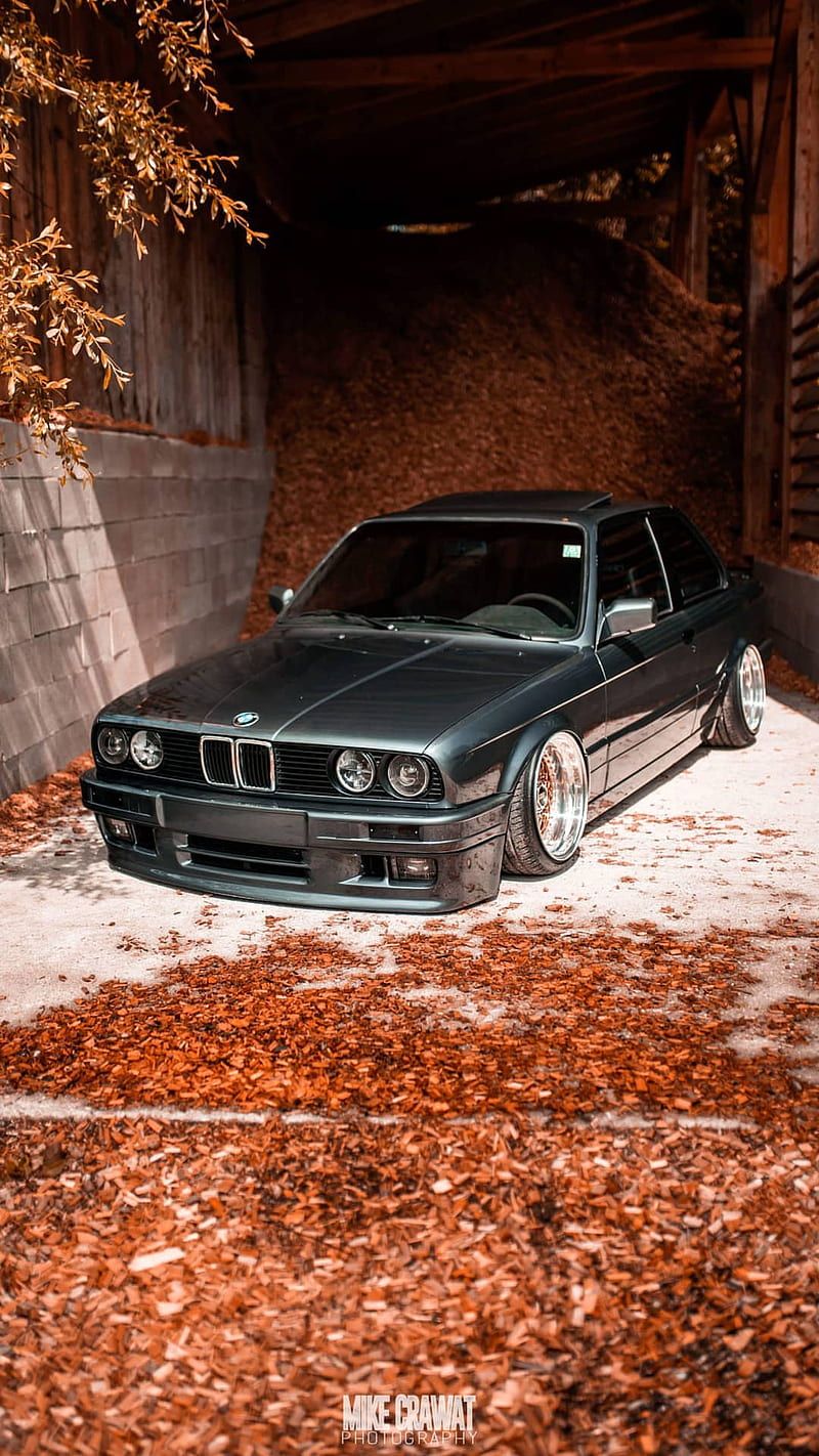 E30 stance in the fall - BMW