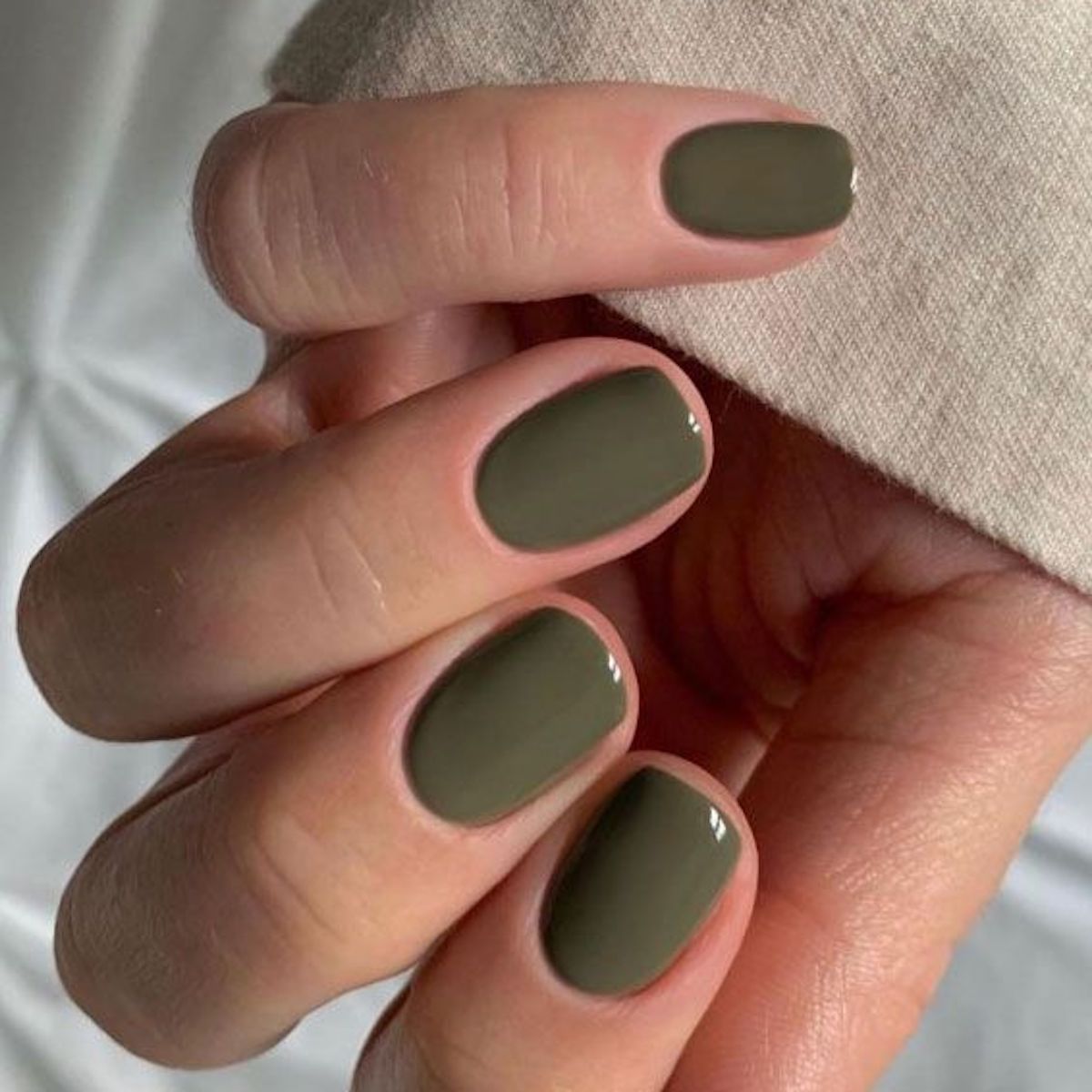 Here Are The 15 Best Minimalist Nail Trends To Copy In 2023