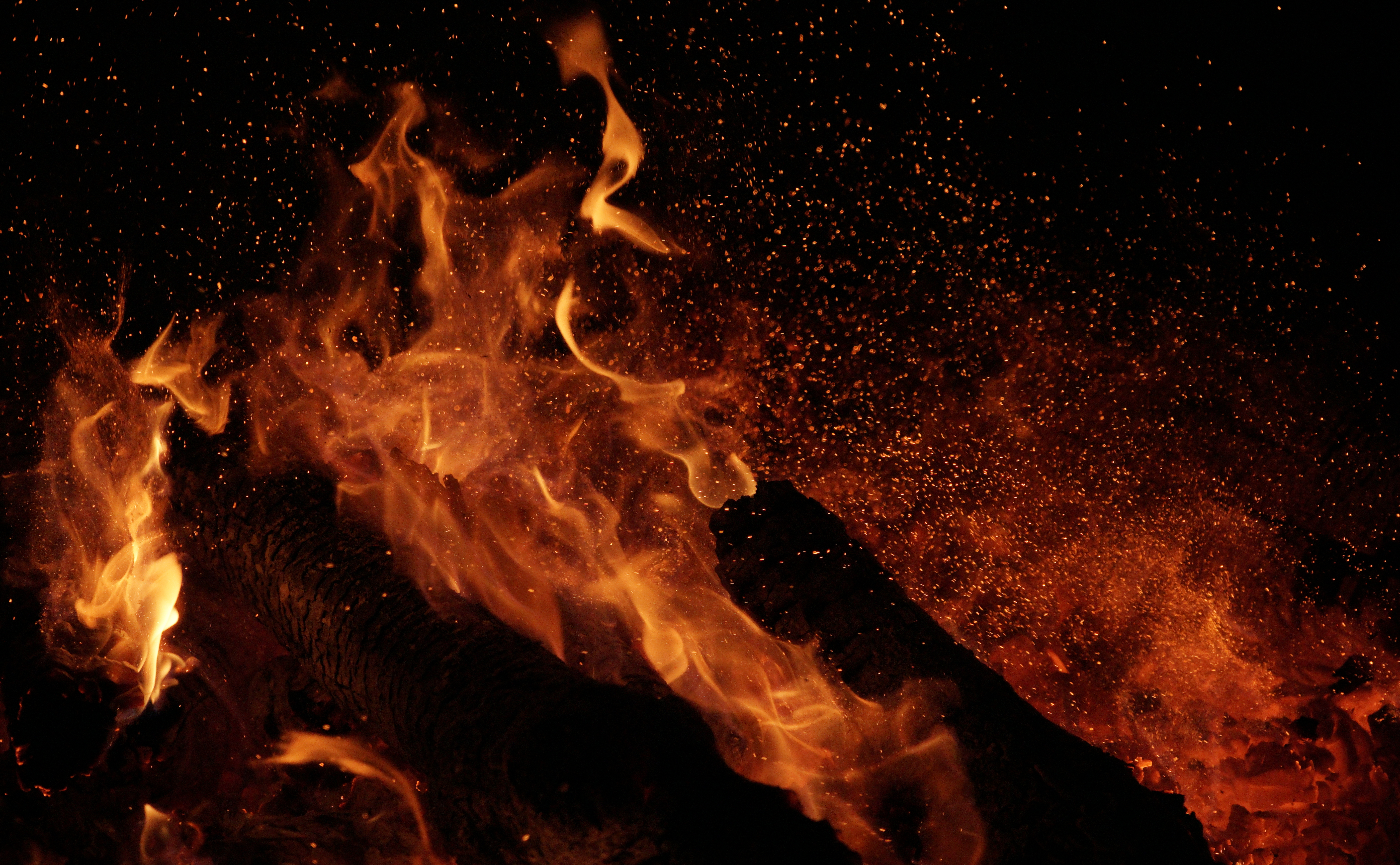 Wallpaper : fire, flame, sparks, salehdinparvar, 5584x thanks99favorites 5584x3451