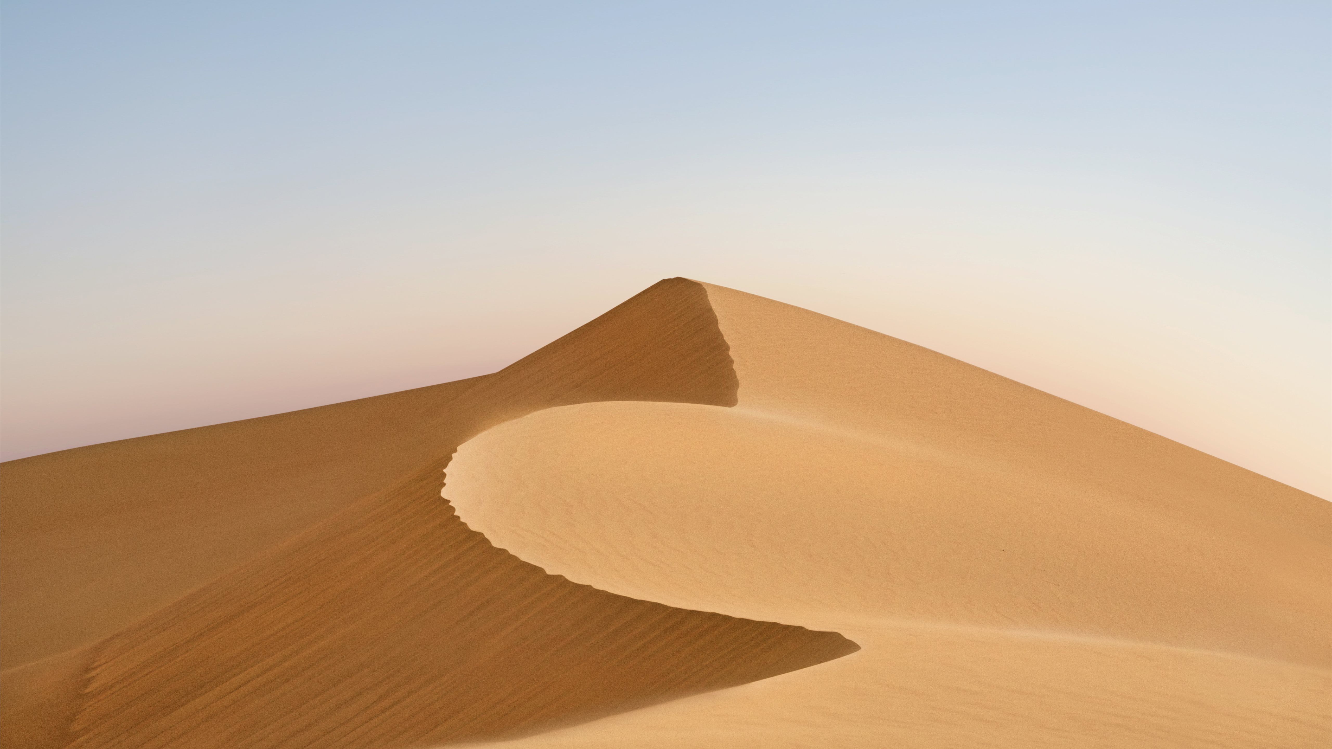 Arabian Desert, Dubai, UA. Mac Wallpaper Download