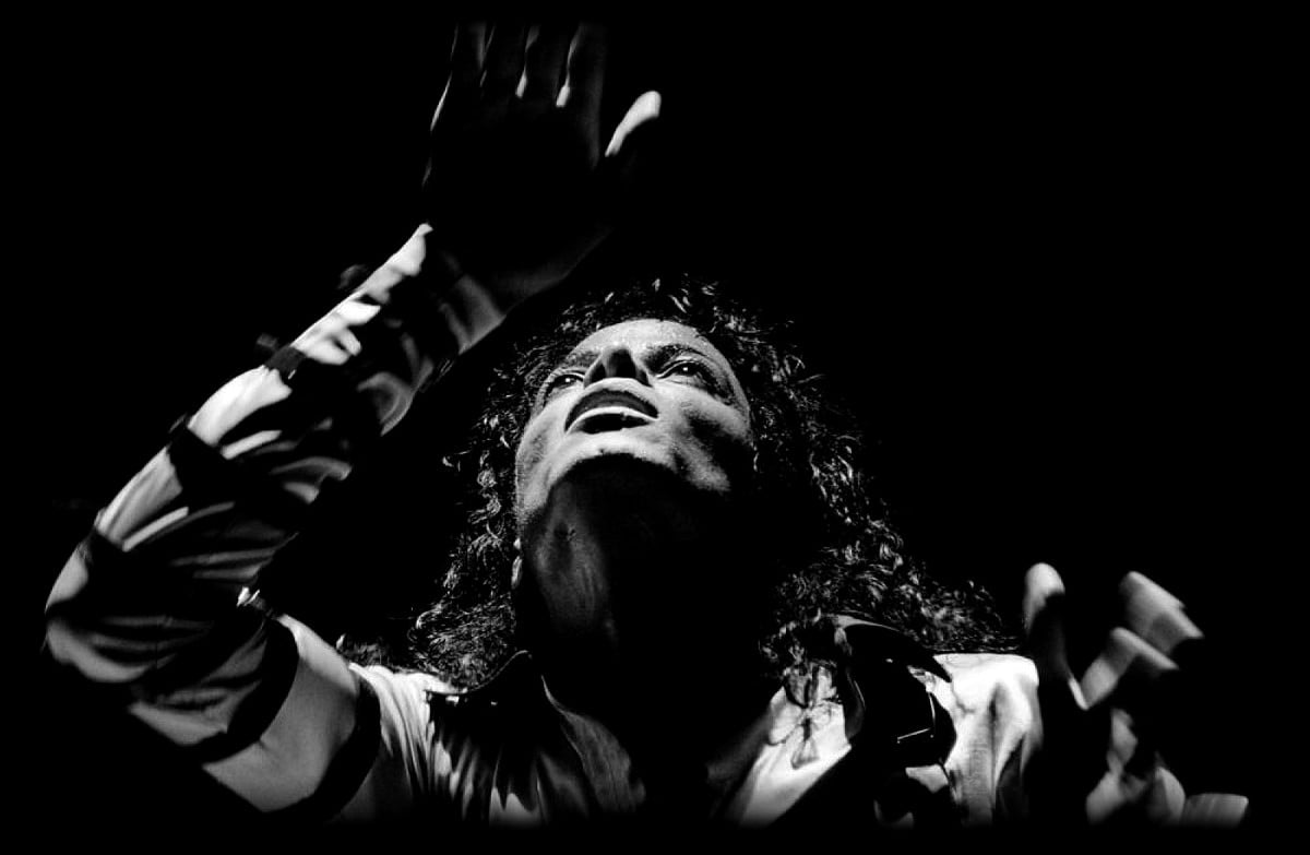 Michael jackson in black and white - Michael Jackson