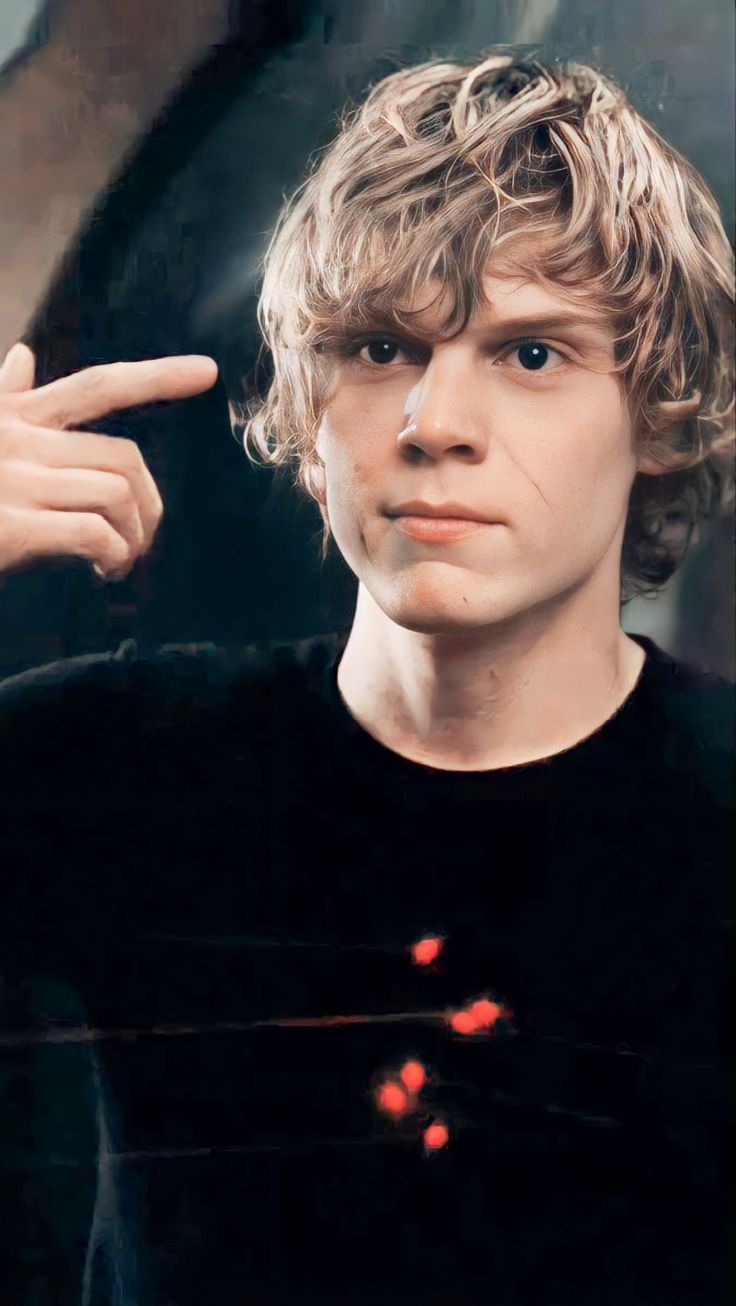 Evan Peters. Evan peters, Evan, Hot actors