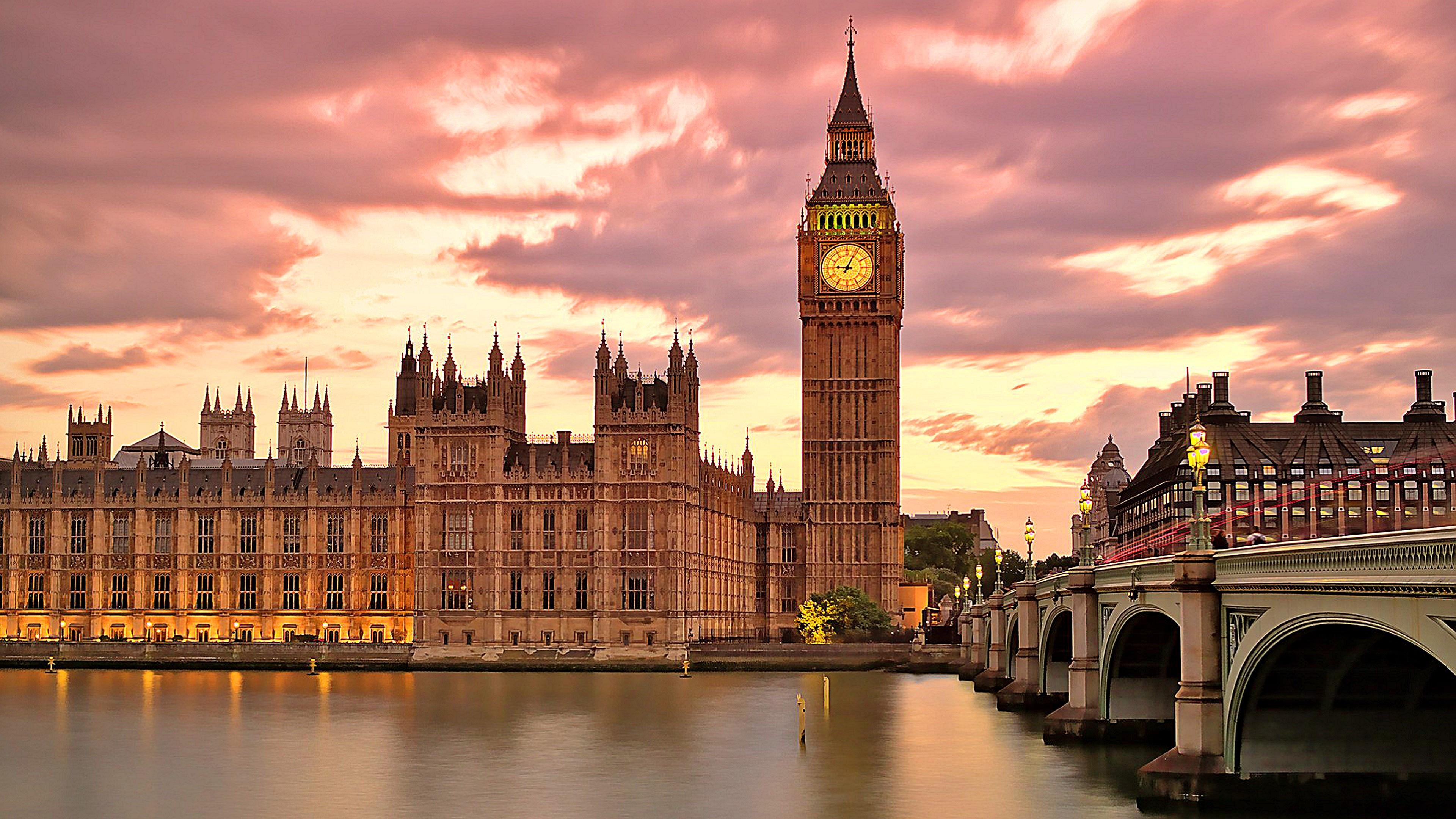 As a large clock tower in the middle of london - London