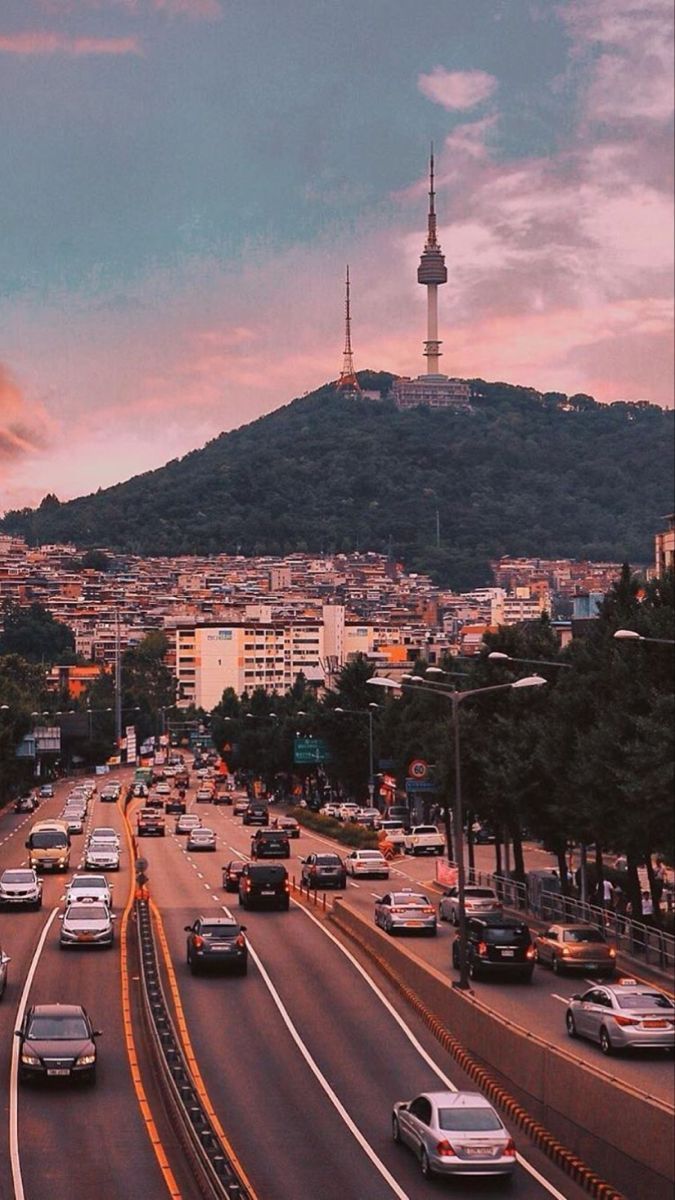 Namsan Seoul Tower is a must-see landmark in Seoul. - Seoul