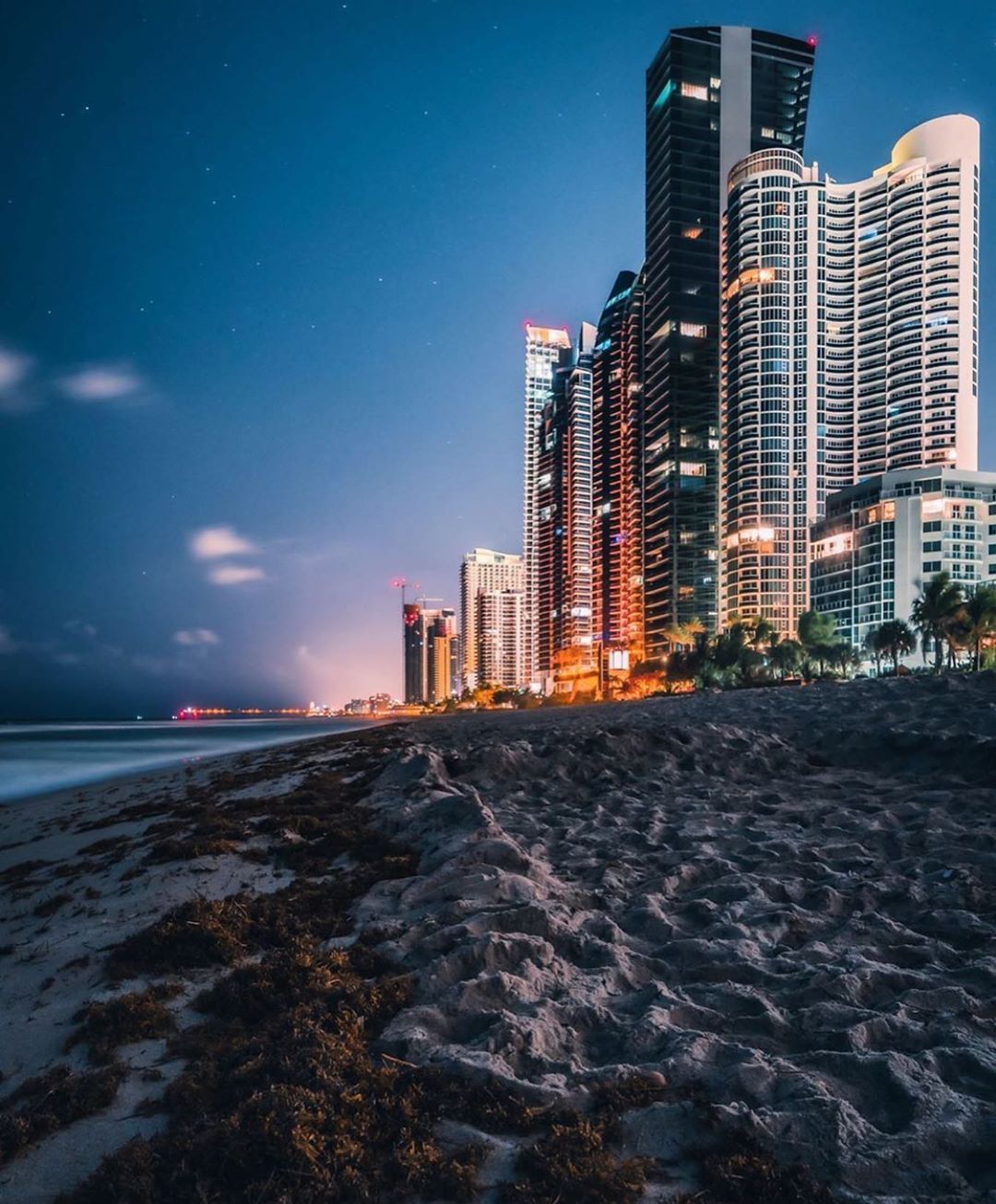 Miami. Official Page on Instagram: “Night time reset #Miami #Lifestyle_Miami”. Miami travel, Miami wallpaper, Miami city