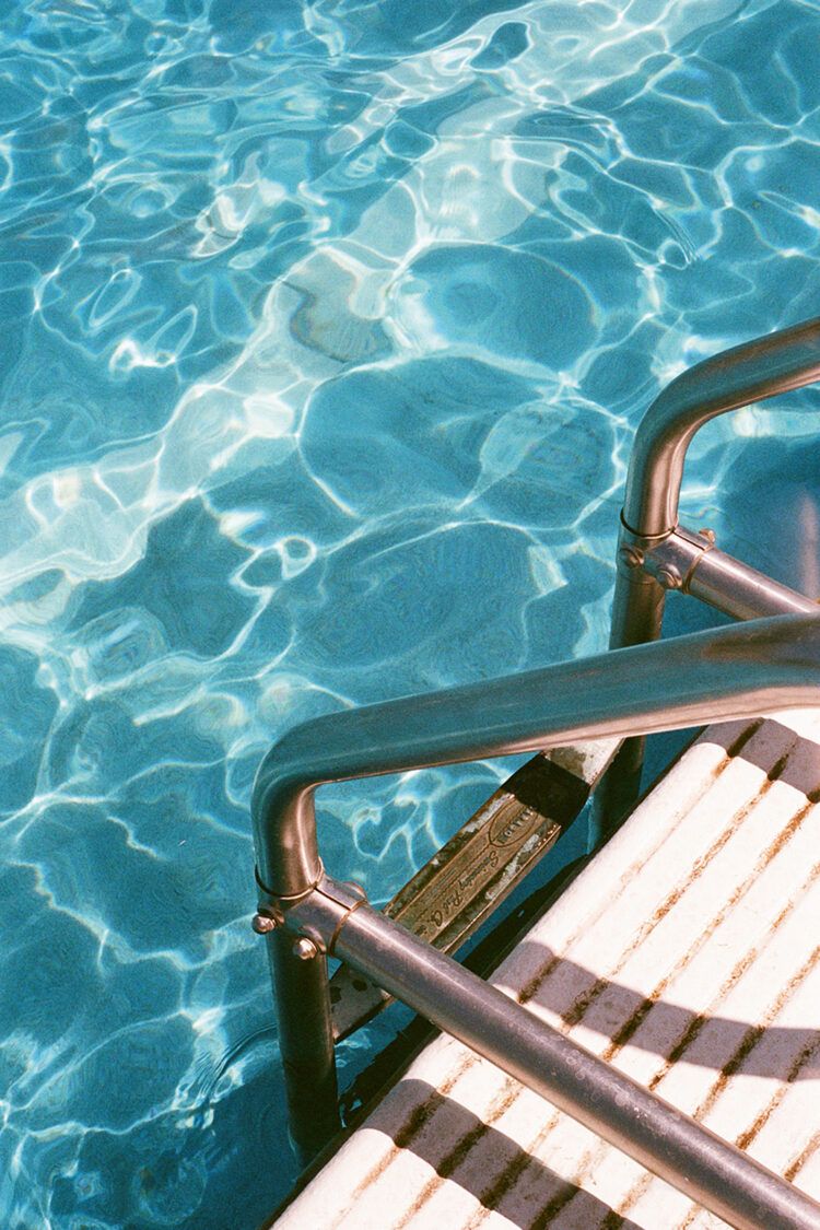 Photo Essay: the beauty of outdoor swimming pools. The Modern House