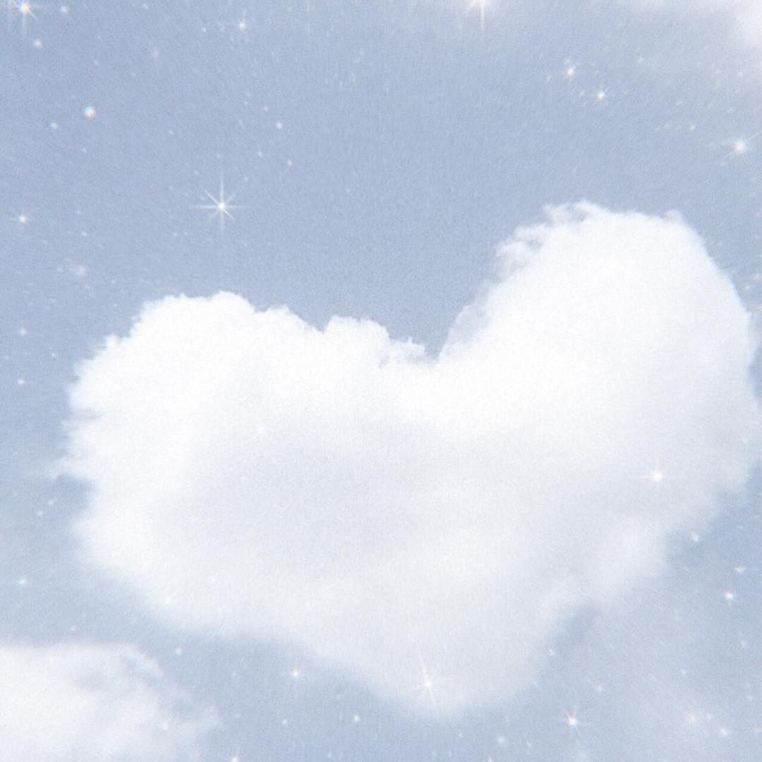 A heart shaped cloud in the sky - Angelcore